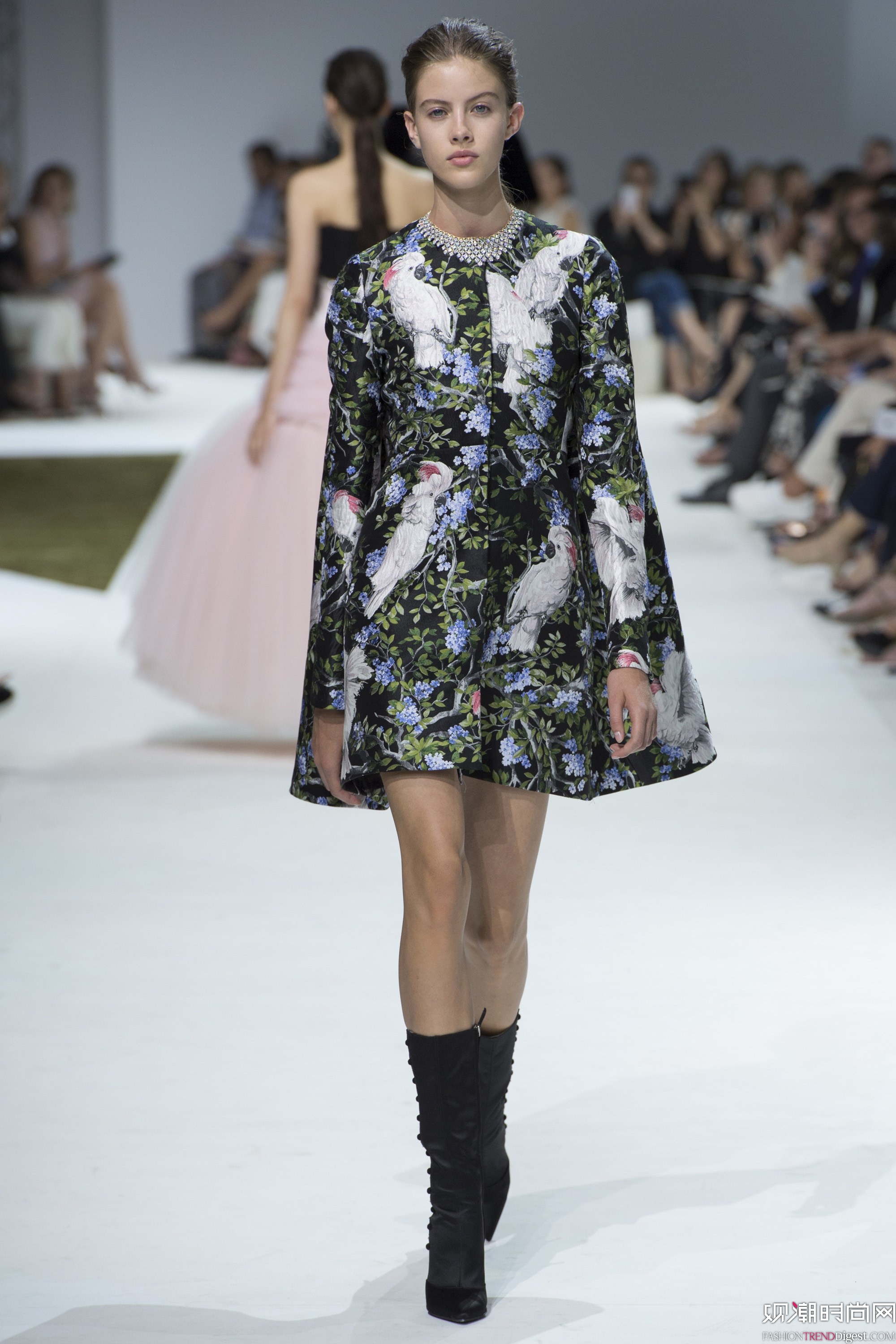 Giambattista Valli 2016ﶬ߶ϵ㳡ͼƬ