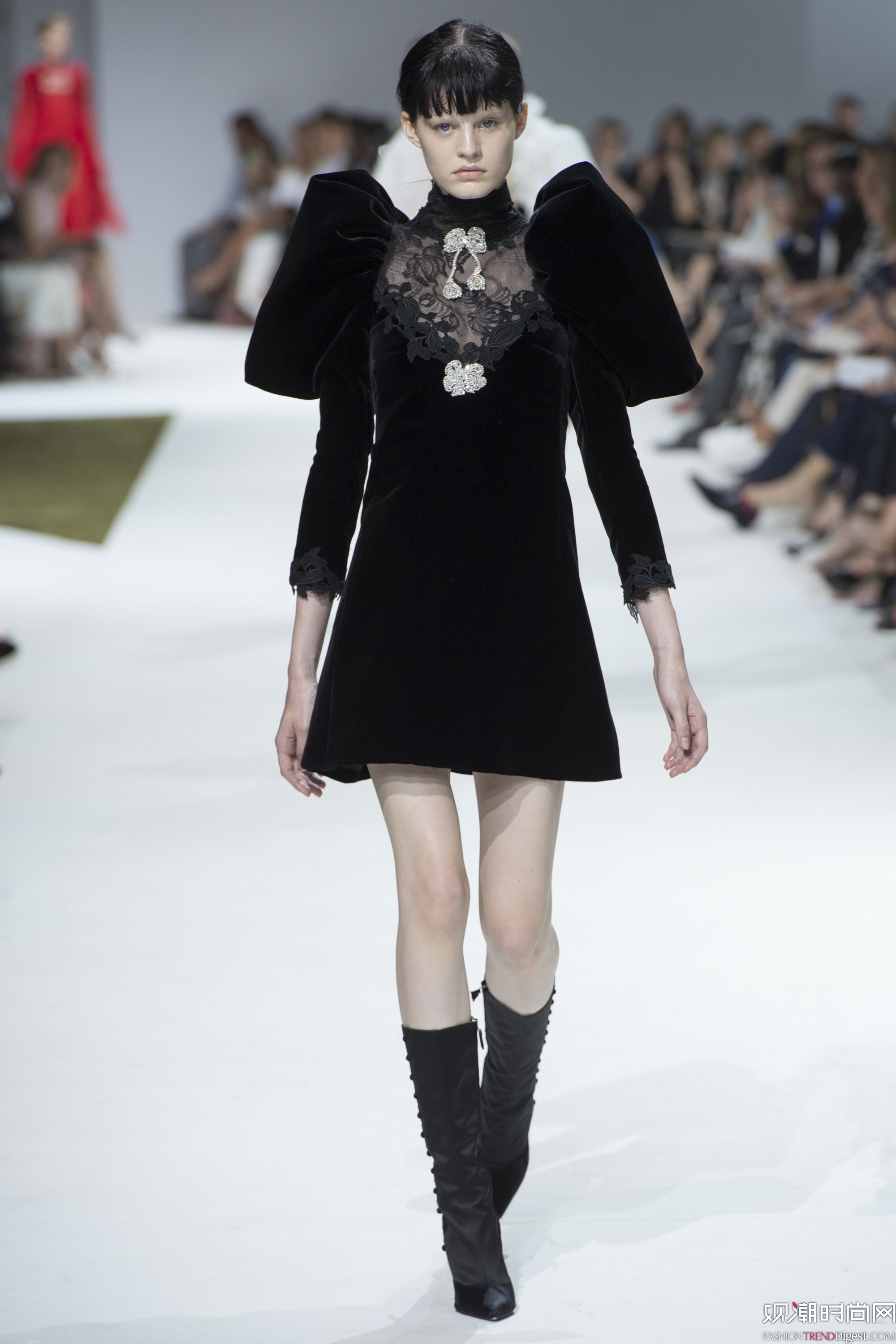 Giambattista Valli 2016ﶬ߶ϵ㳡ͼƬ