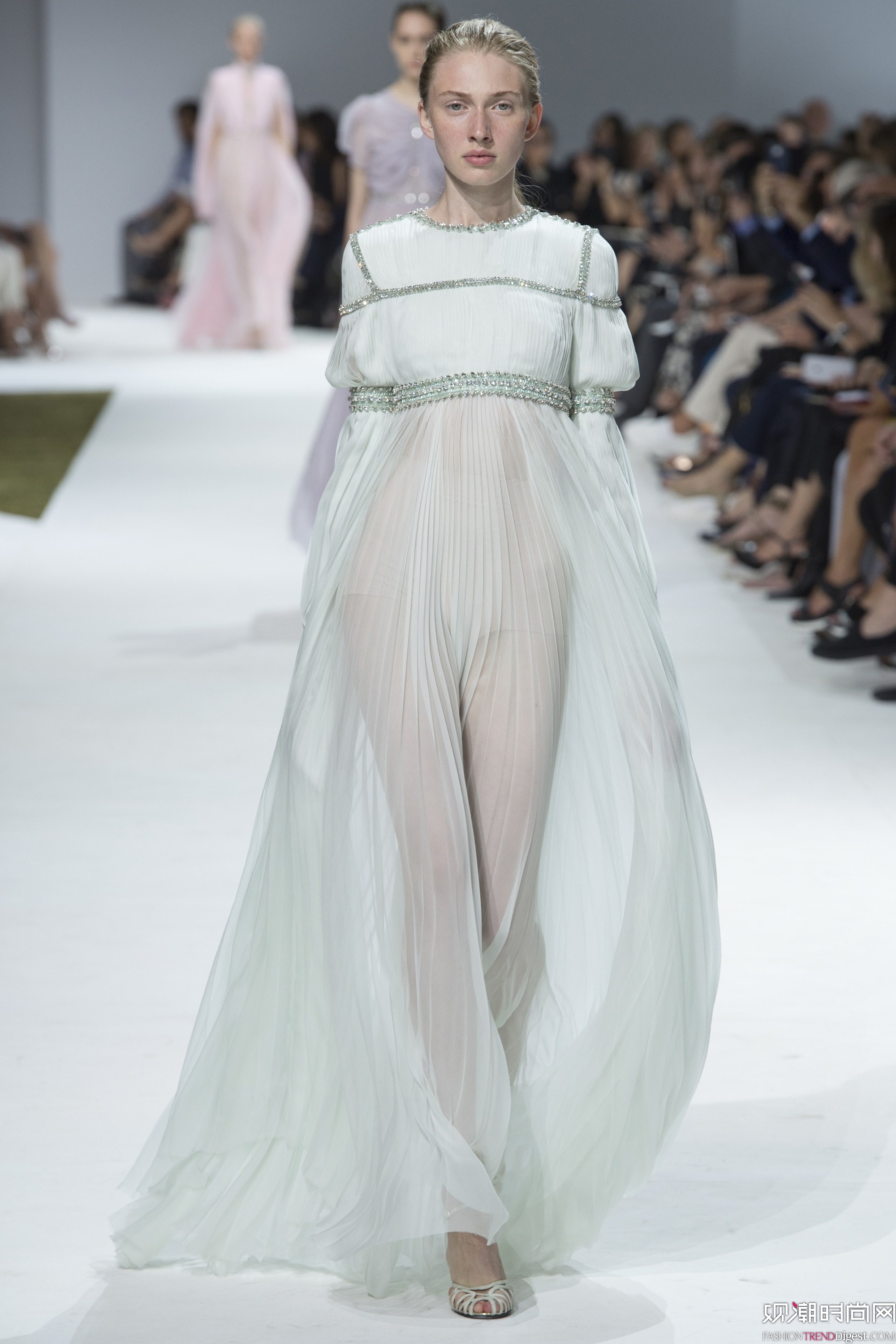 Giambattista Valli 2016ﶬ߶ϵ㳡ͼƬ