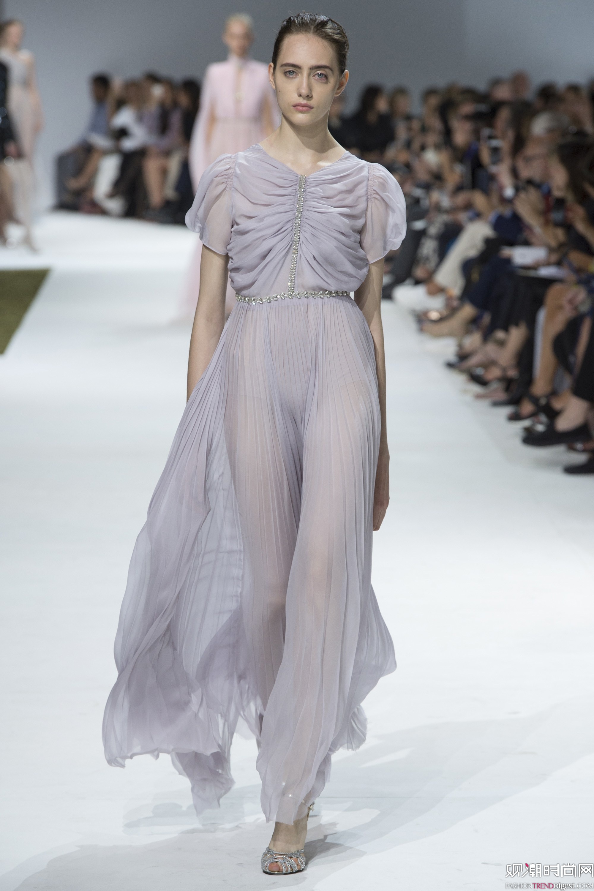 Giambattista Valli 2016ﶬ߶ϵ㳡ͼƬ