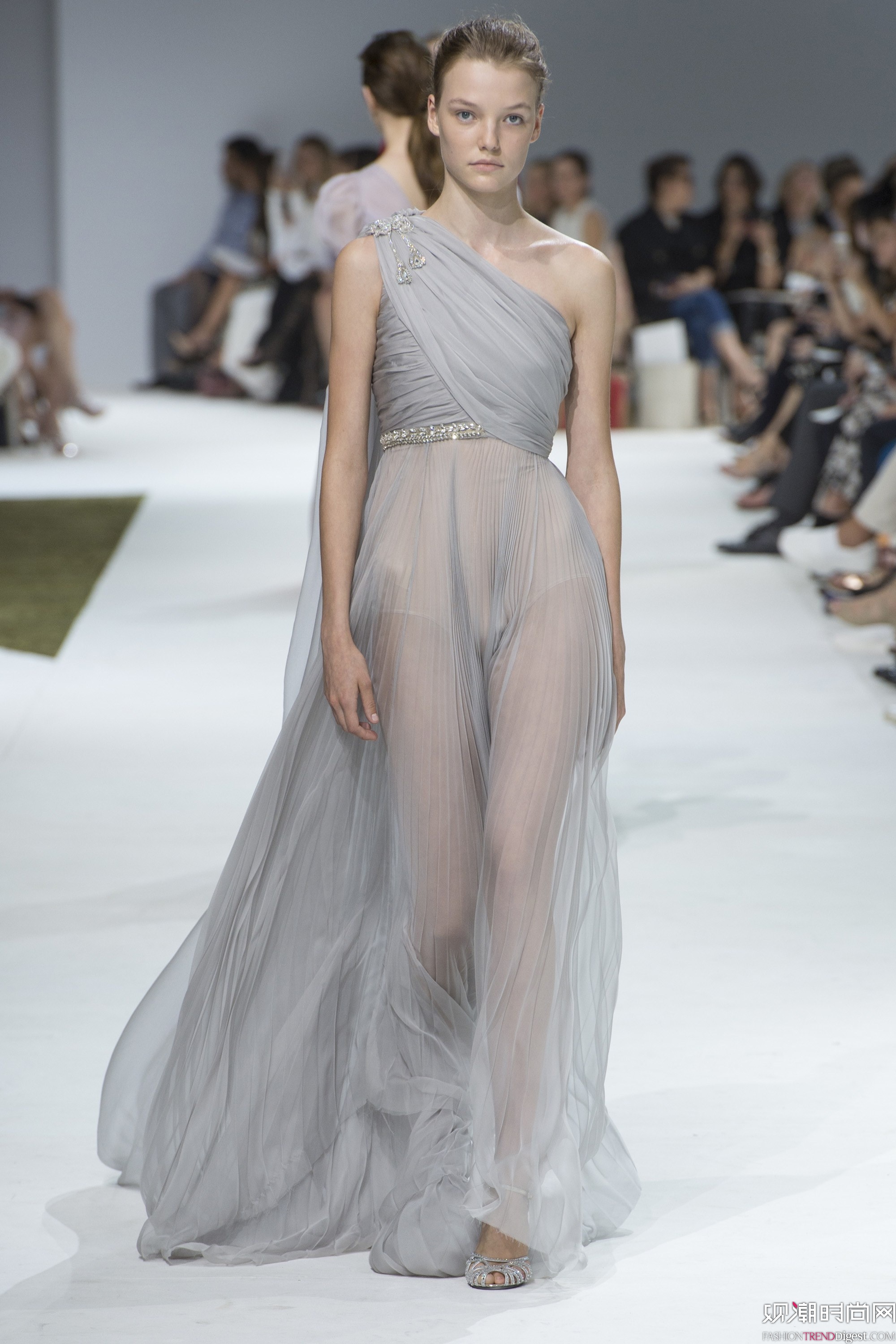 Giambattista Valli 2016ﶬ߶ϵ㳡ͼƬ