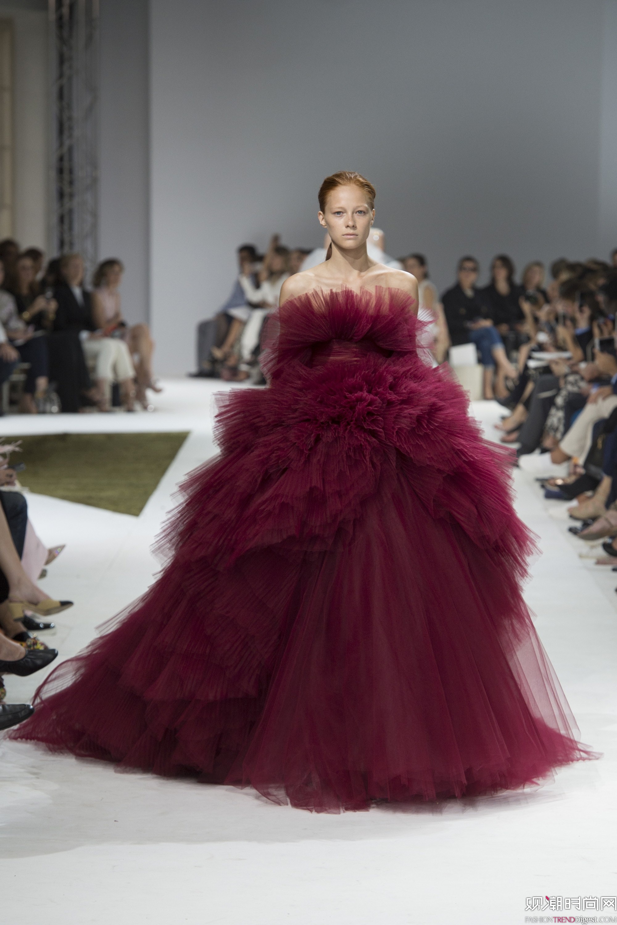 Giambattista Valli 2016ﶬ߶ϵ㳡ͼƬ