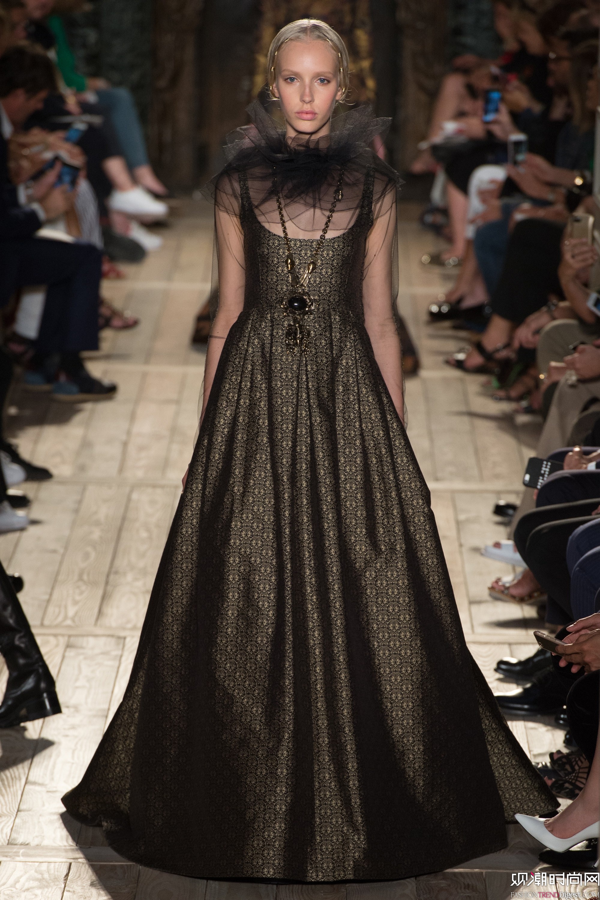 Valentino 2016ﶬ߶ʱװܸͼƬ