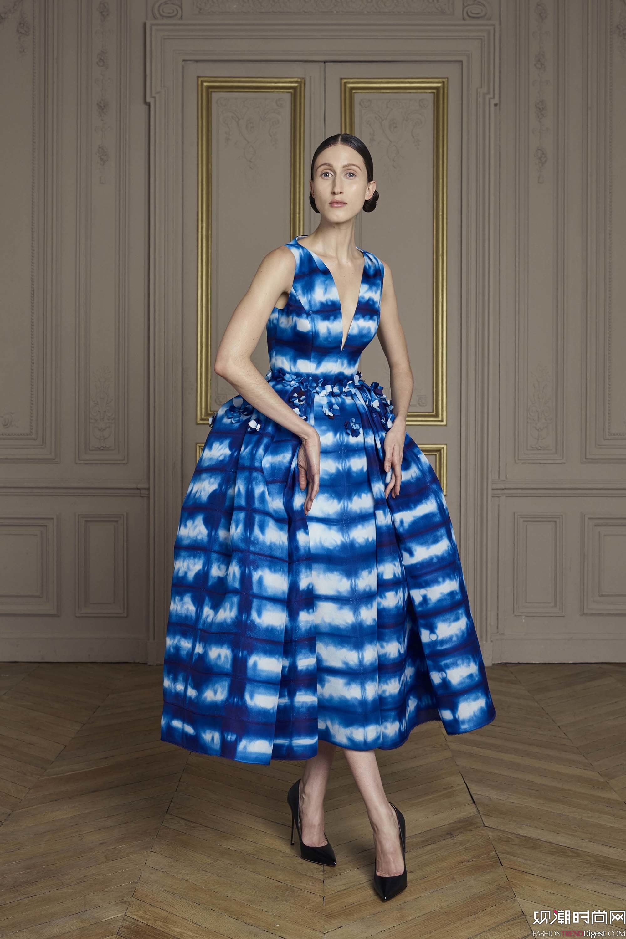 Giles Deacon 2016ﶬ߶ϵl(wi)ookbookDƬ