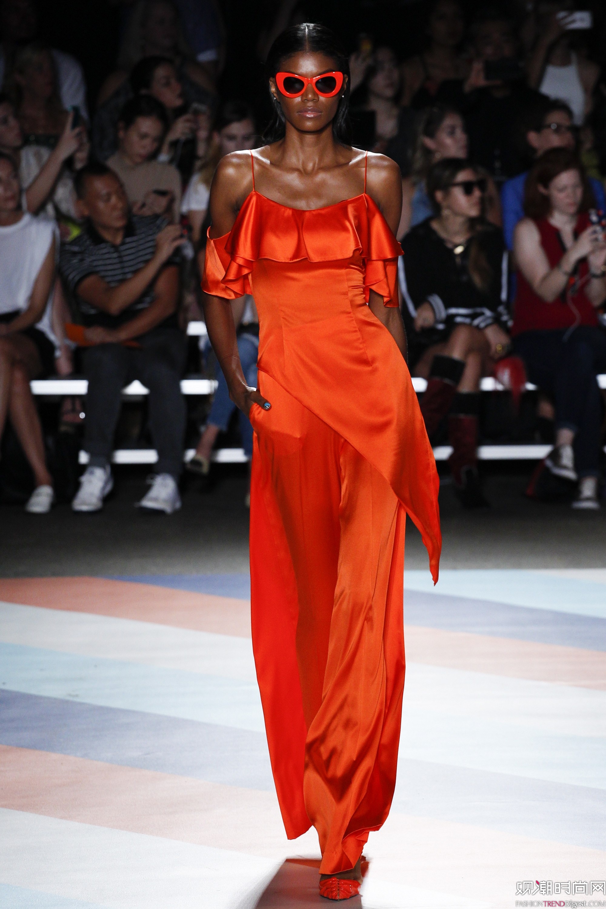 Christian Siriano 2017ϵDƬ