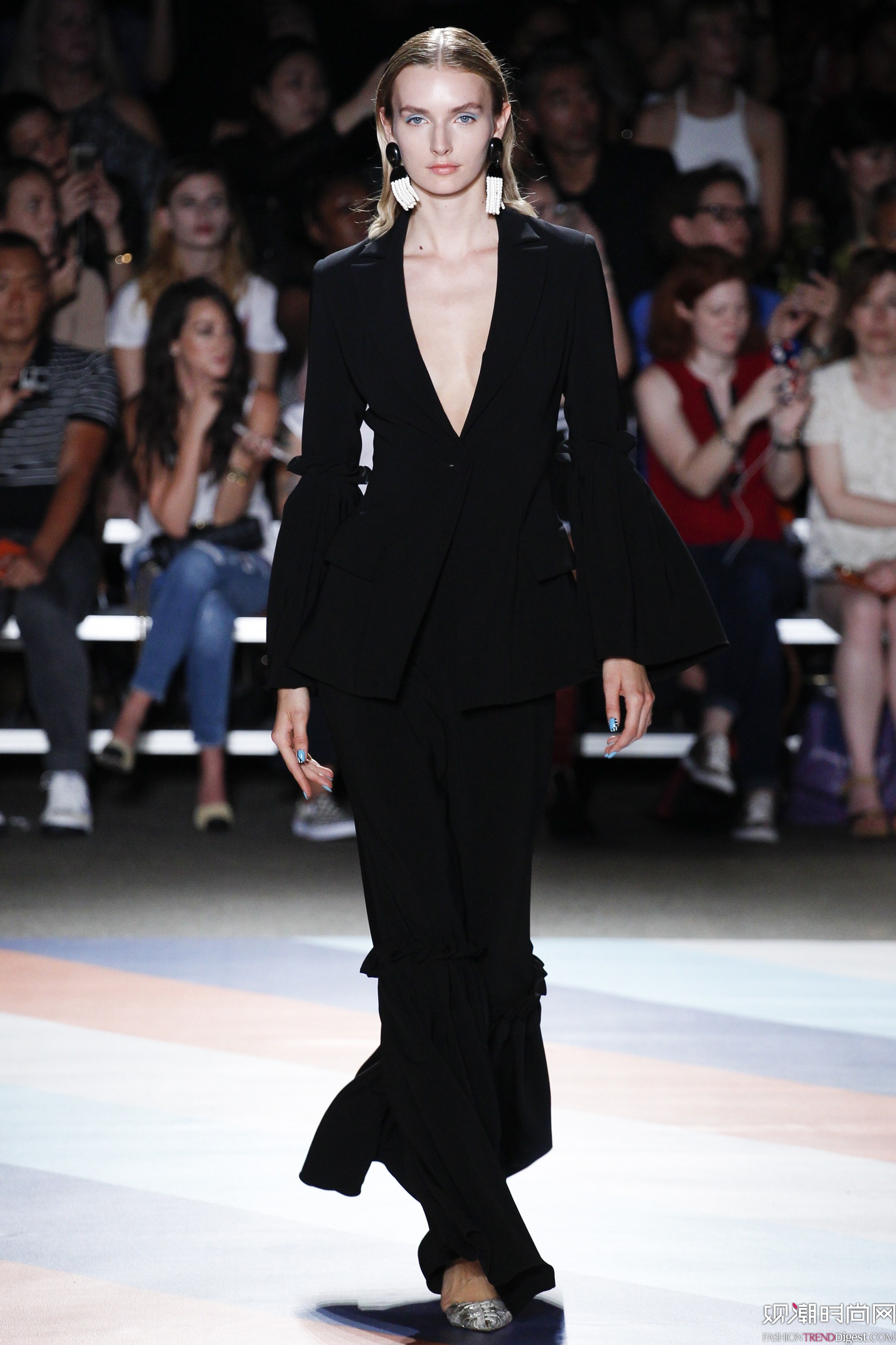 Christian Siriano 2017ϵDƬ