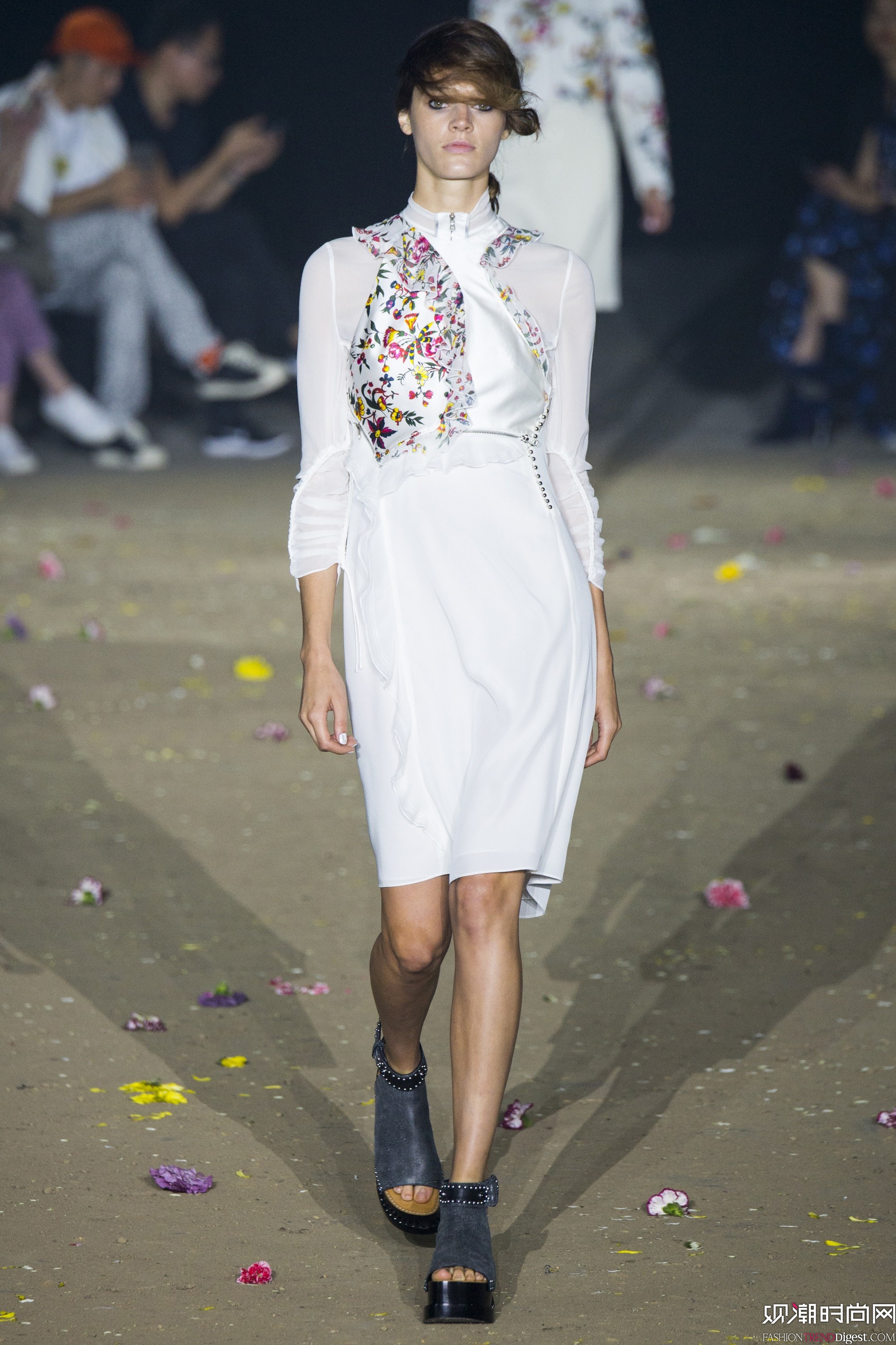 3.1 Phillip Lim 2017紺~sr(sh)bܳϵаl(f)DƬ
