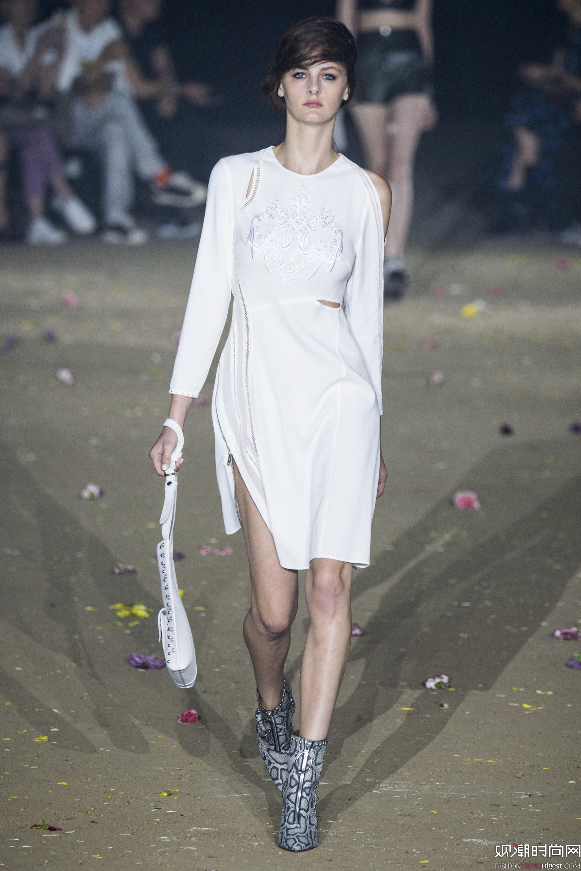 3.1 Phillip Lim 2017紺~srbܳϵаlDƬ