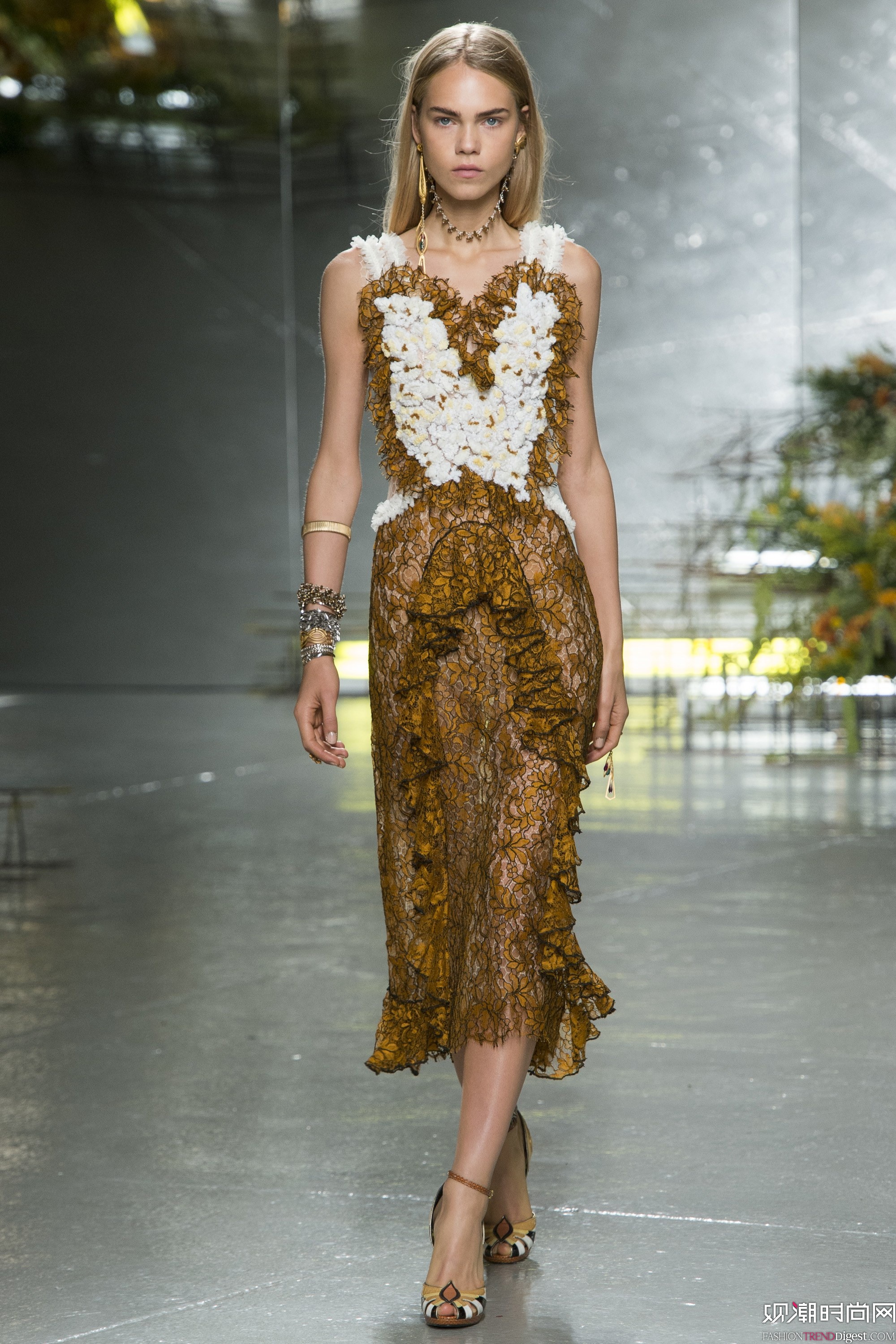 Rodarte 2017���紺ŦԼʱװ�ܳ���ϵ�з�������ͼƬ