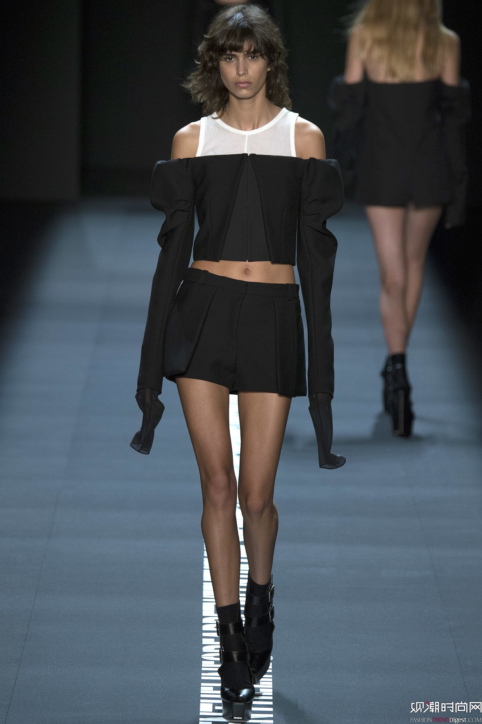 Vera Wang 2017紺~srbܳϵаl(f)DƬ