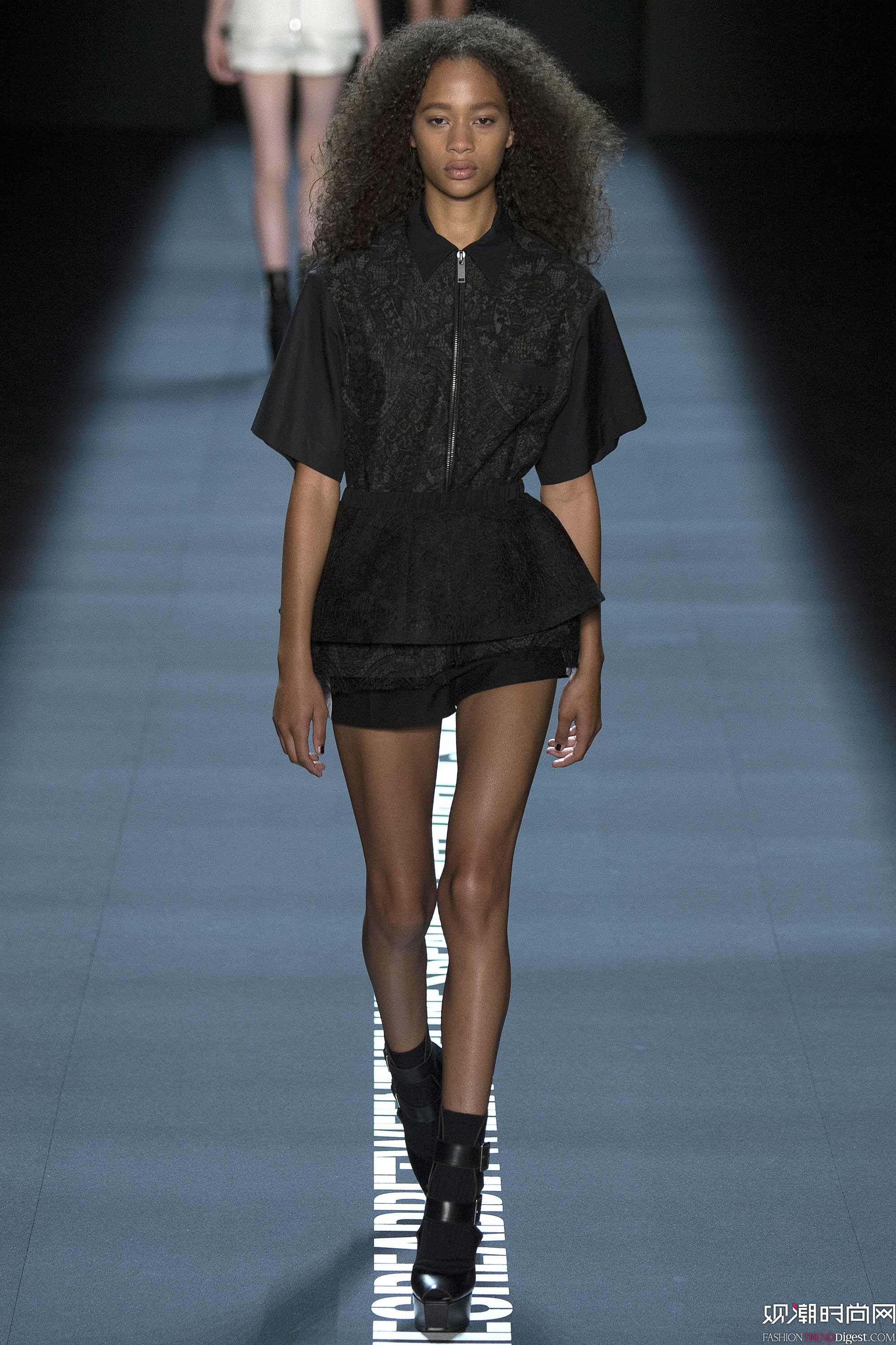 Vera Wang 2017紺~srbܳϵаlDƬ