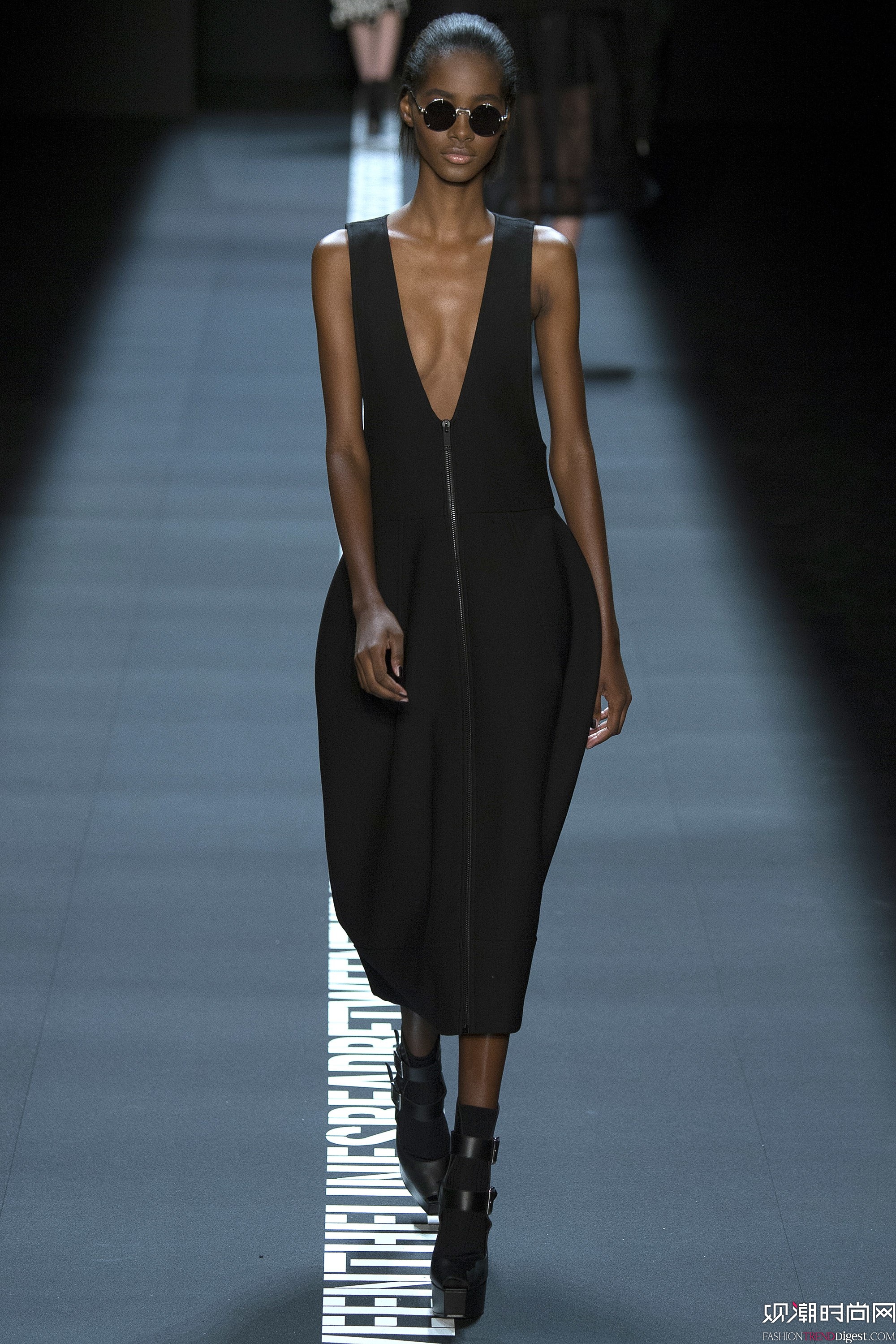 Vera Wang 2017紺~srbܳϵаl(f)DƬ