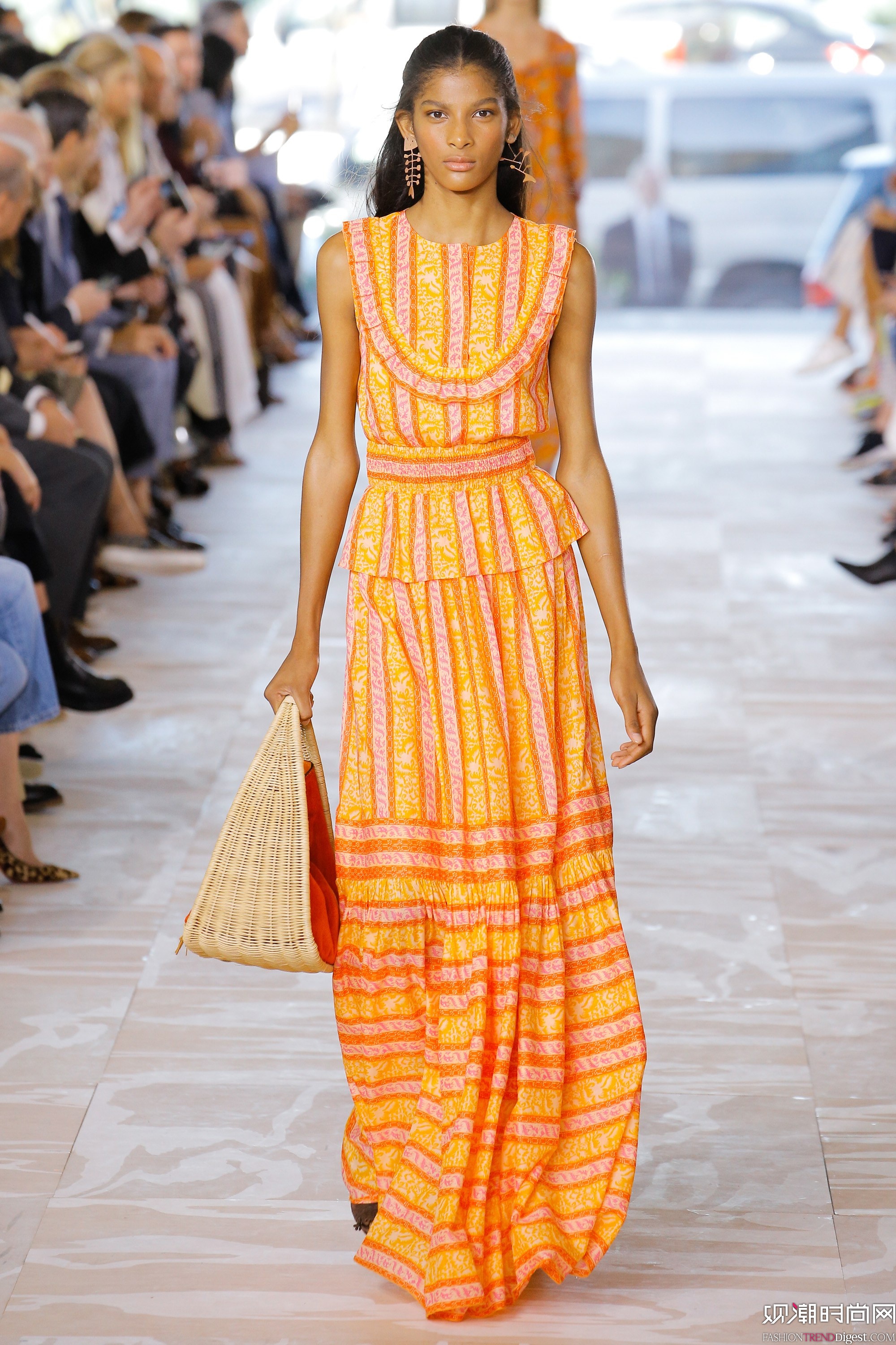 Tory Burch 2017紺~srbܳϵаlDƬ