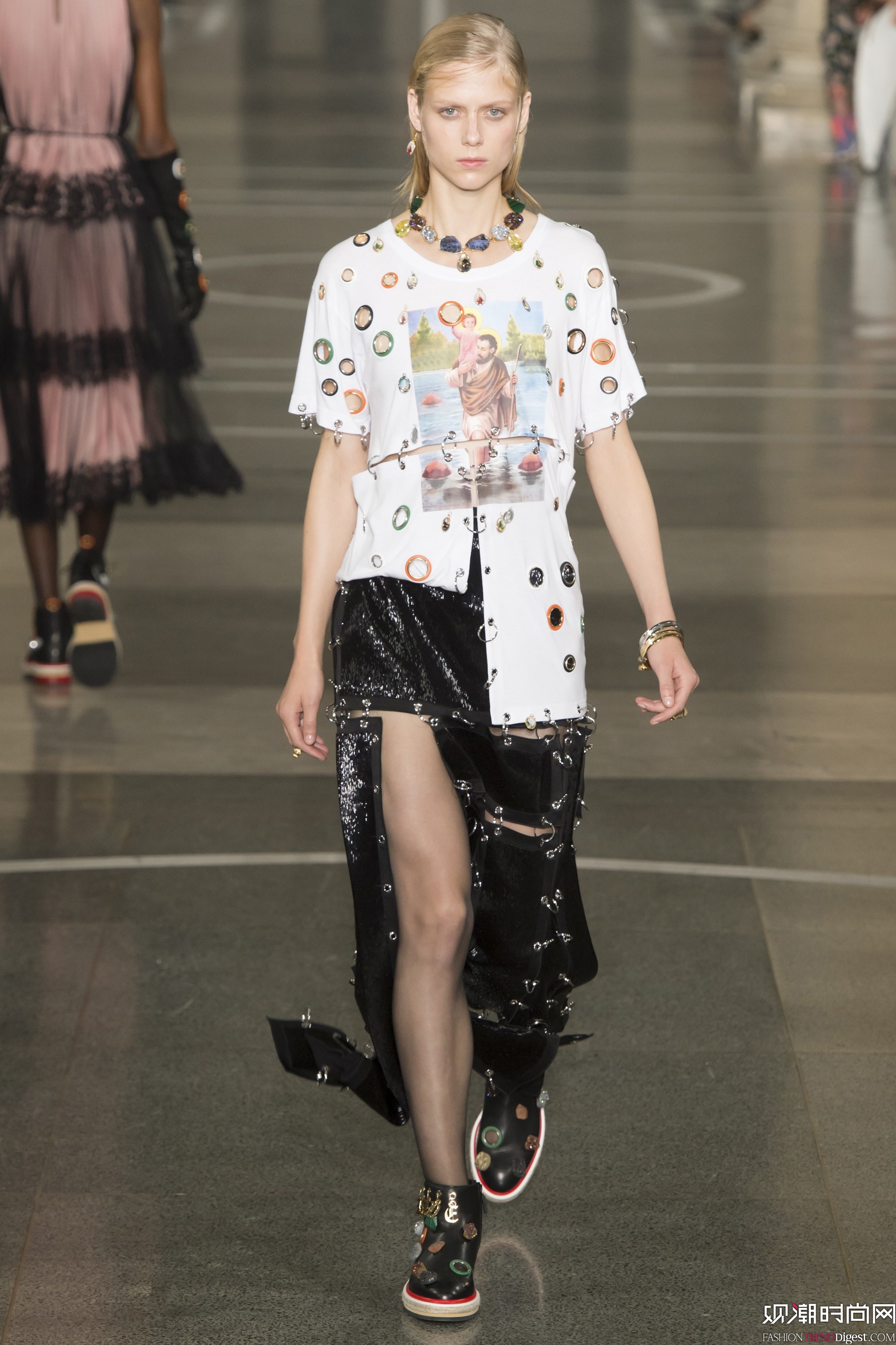 Christopher Kane 2017ϵDƬ