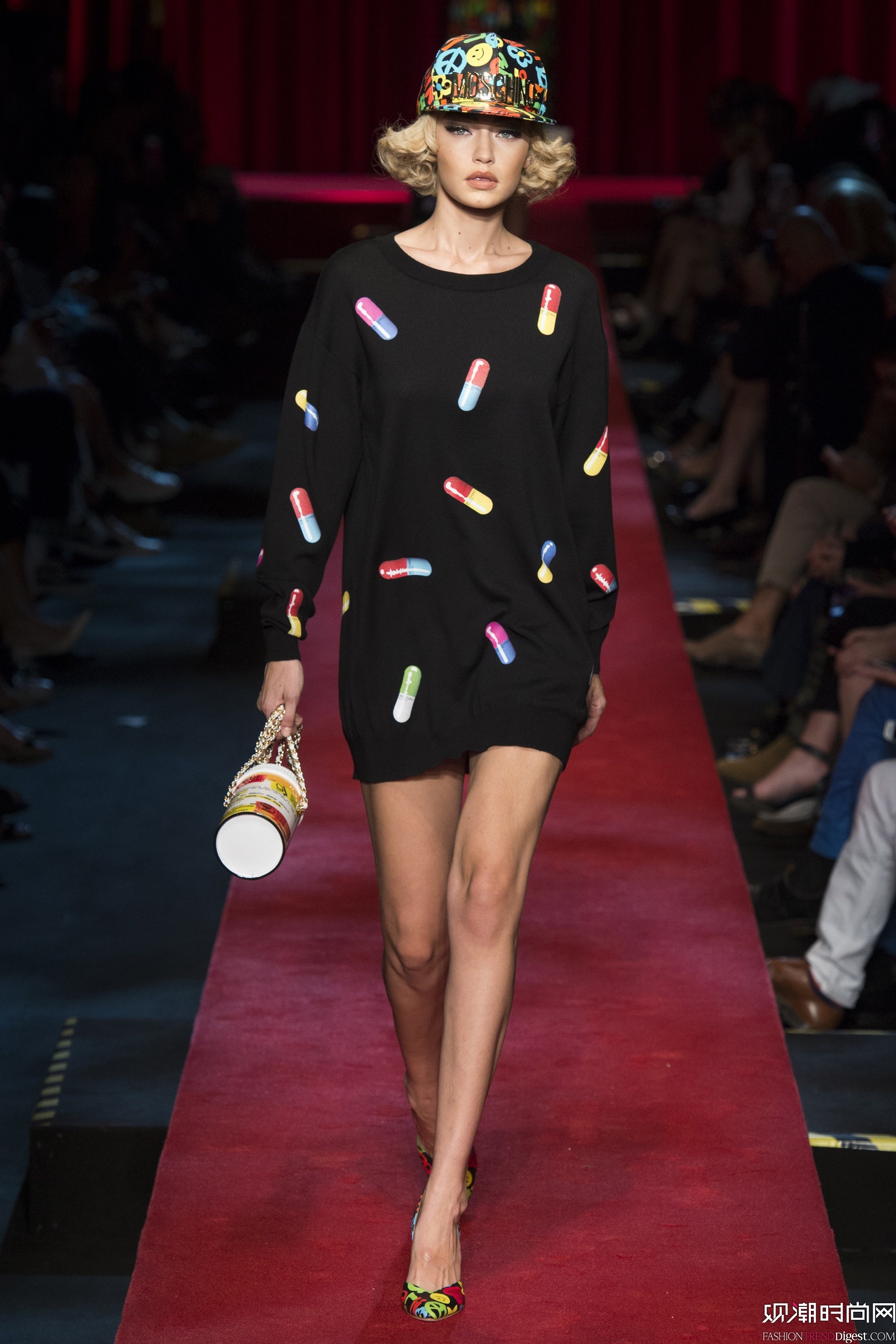 Moschino 2017ϵ㳡ͼƬ