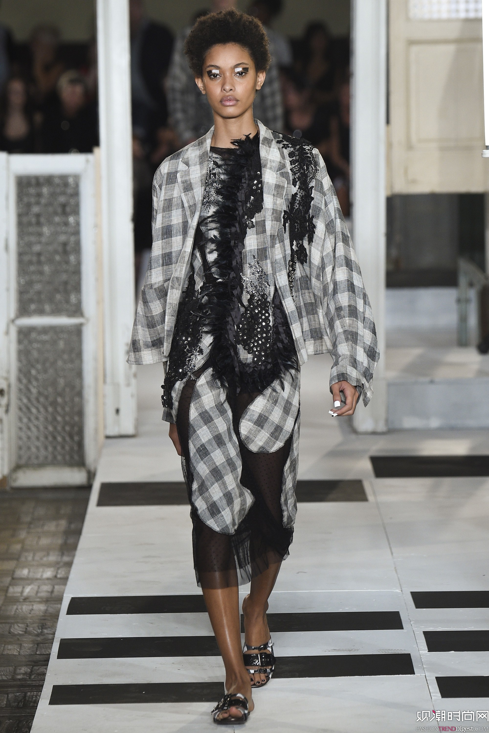 Antonio Marras 2017ϵDƬ