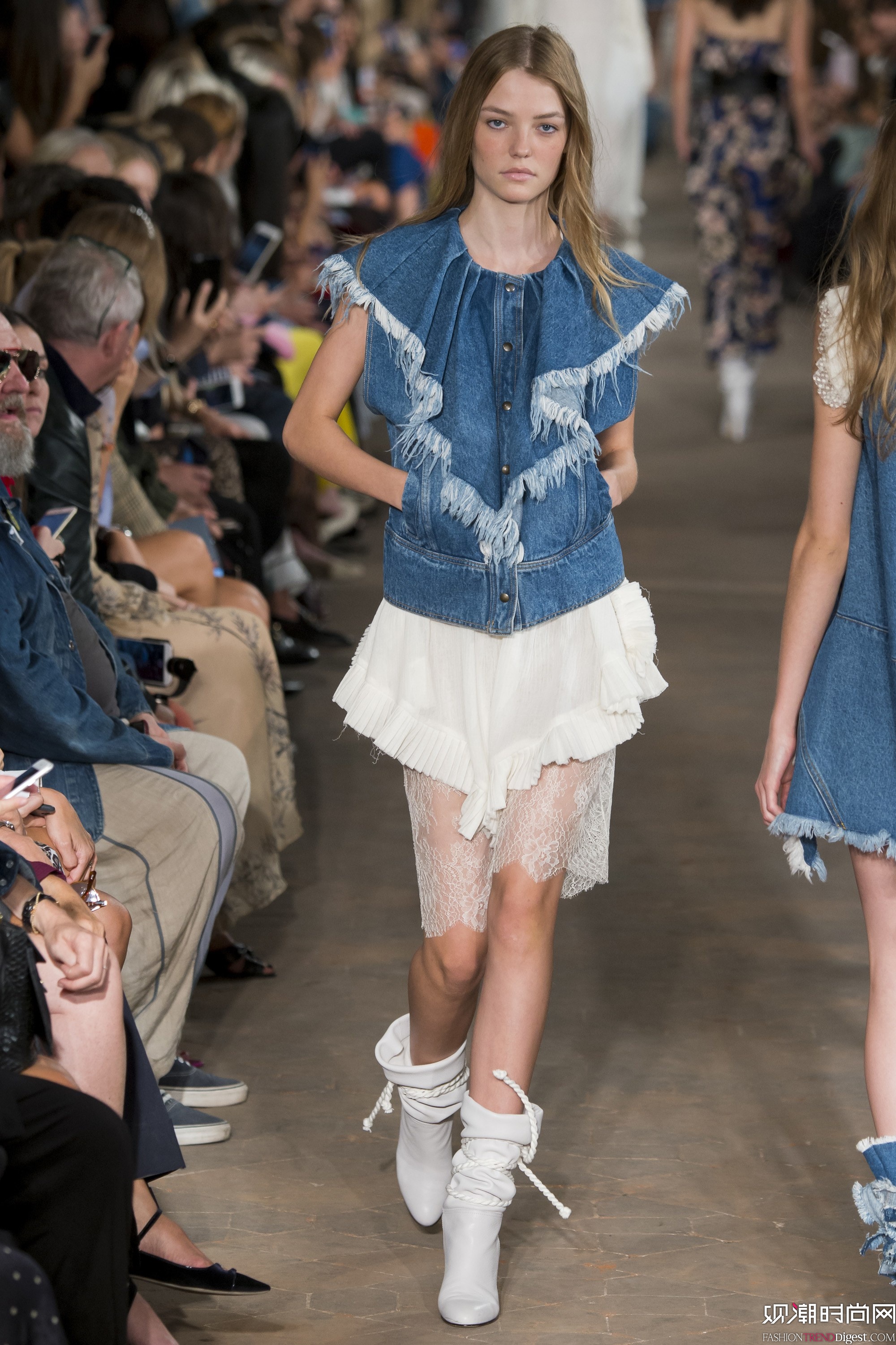 Philosophy di Lorenzo Serafini 2017ϵDƬ