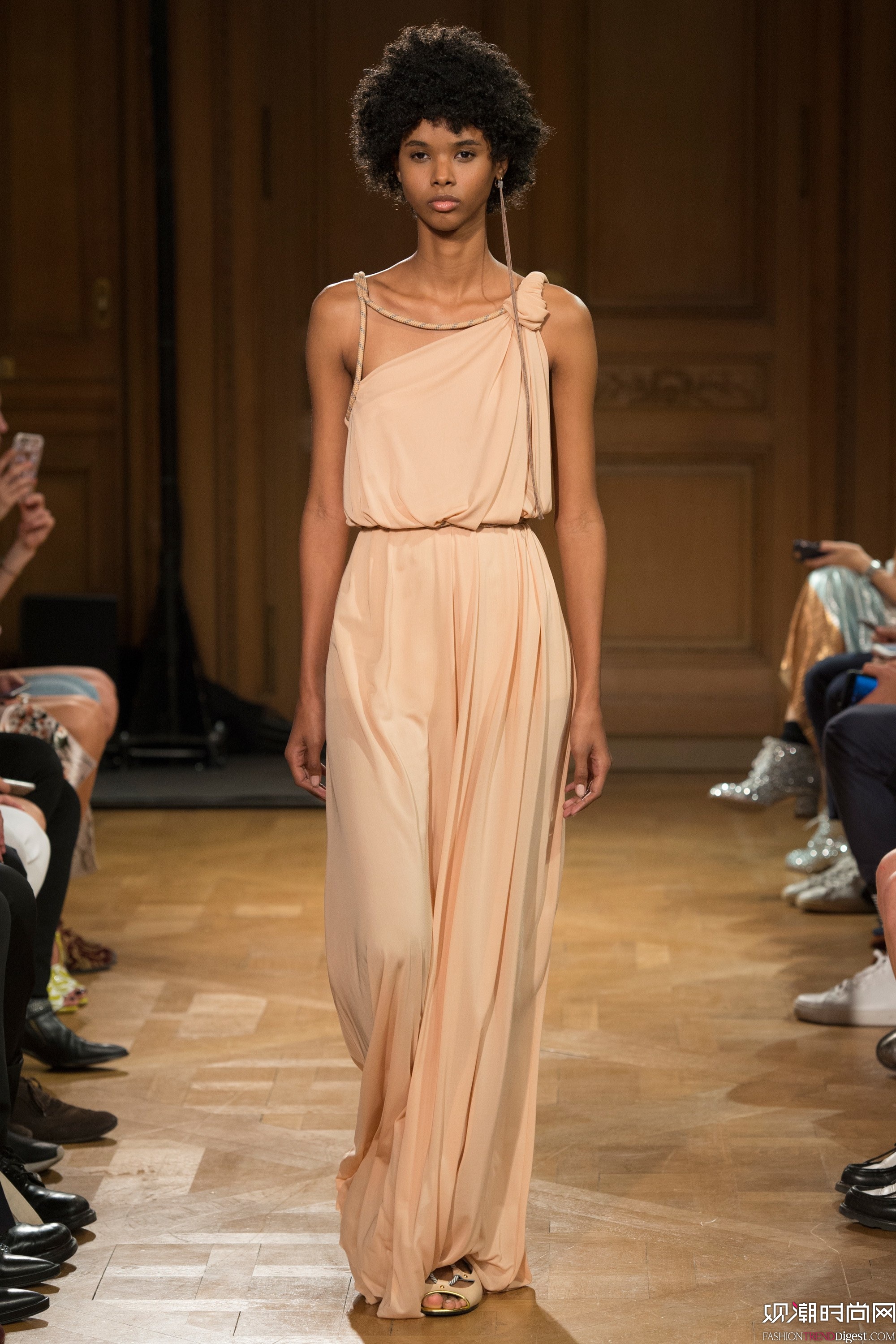 Vionnet 2017ϵ(chng)DƬ