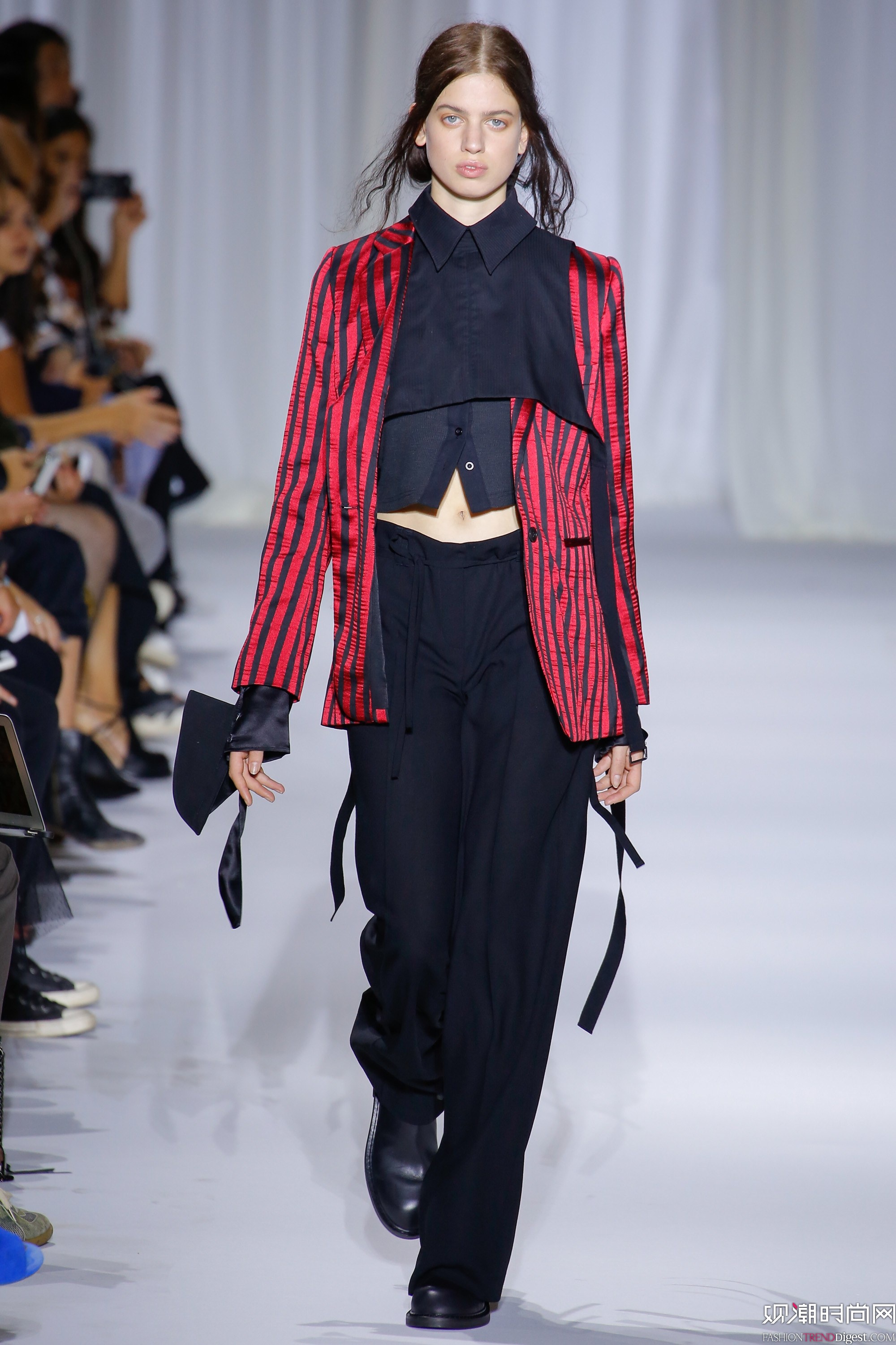 Ann Demeulemeester 2017ϵDƬ