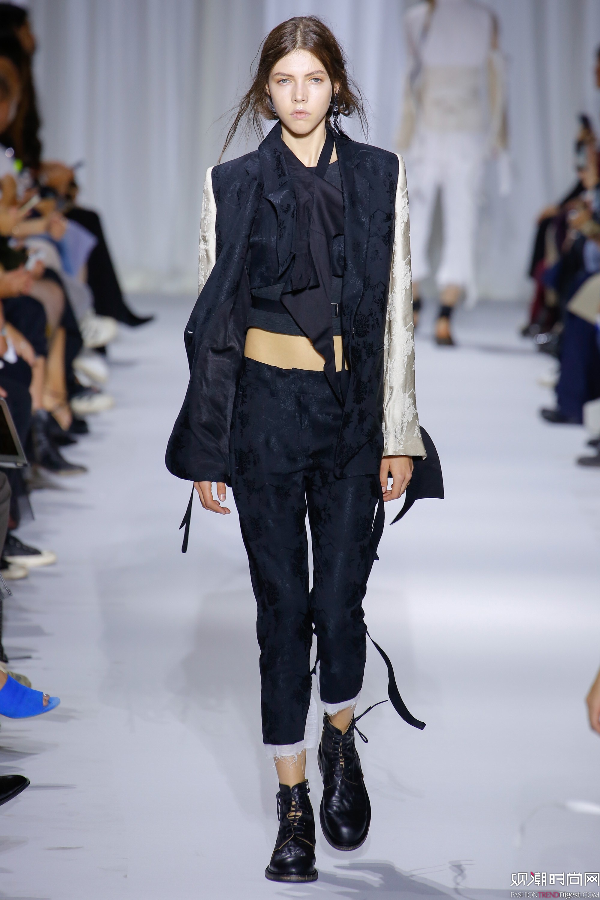 Ann Demeulemeester 2017ϵ(chng)DƬ
