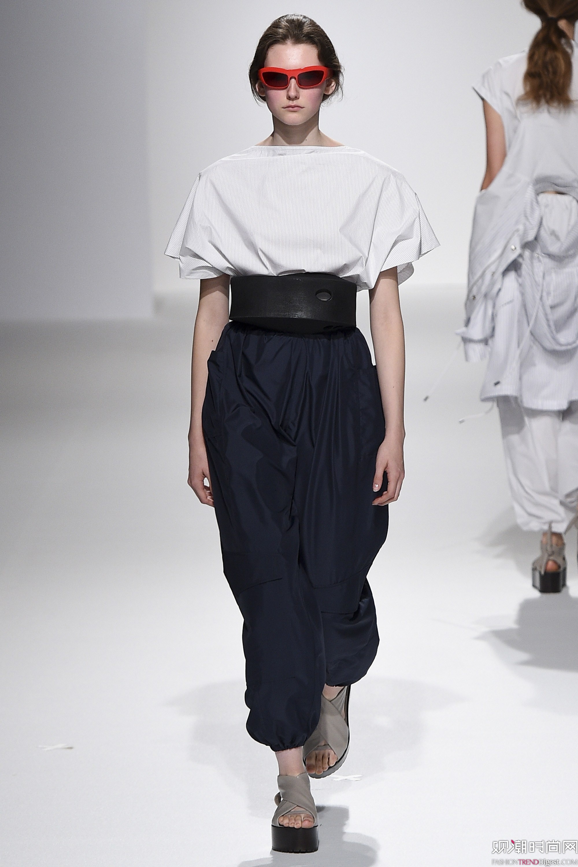 Chalayan 2017ϵ(chng)DƬ