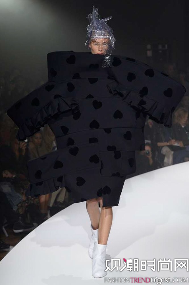 Comme des Garçons 2017ϵ㳡ͼƬ