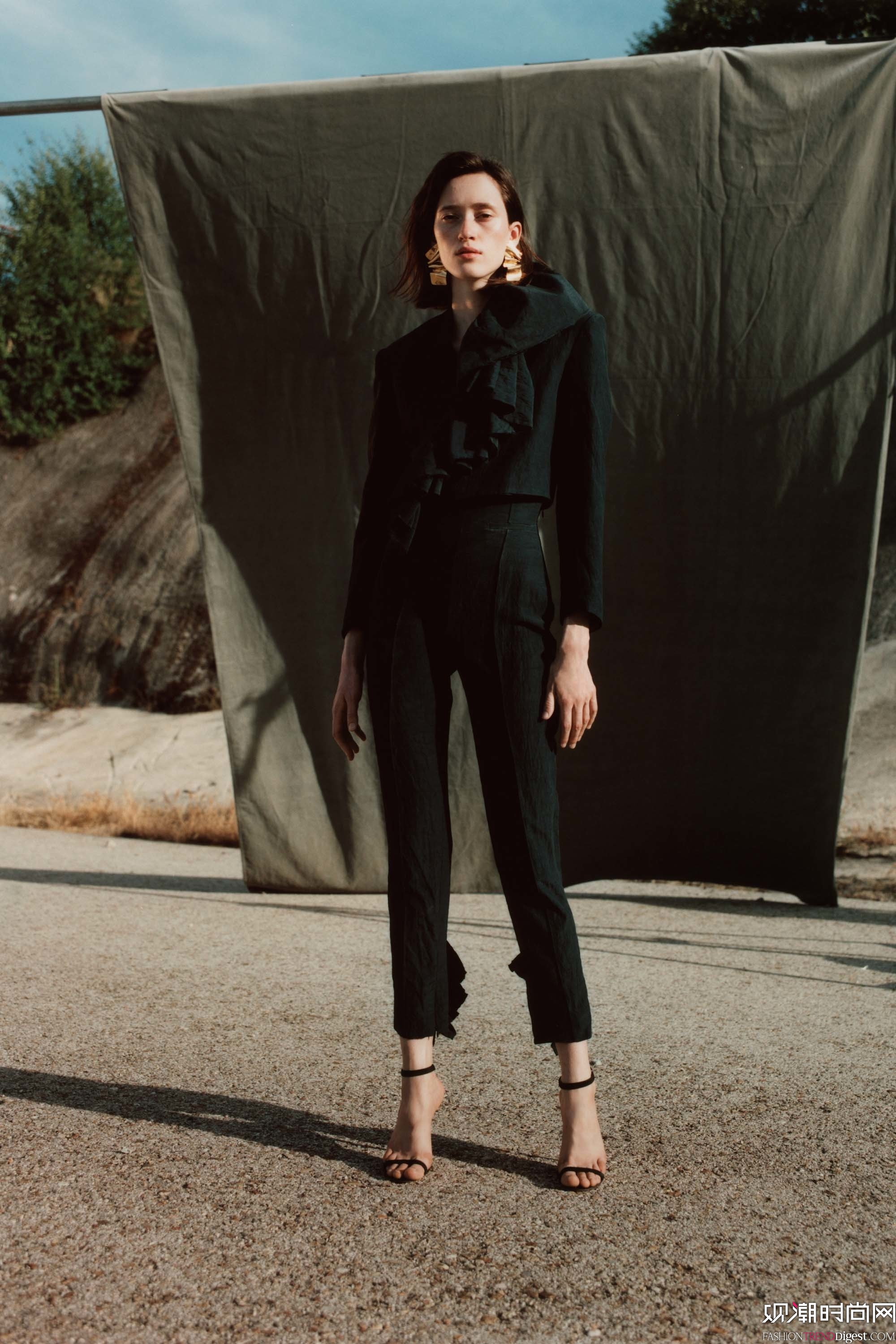 Carmen March 2017ϵLookBookDƬ