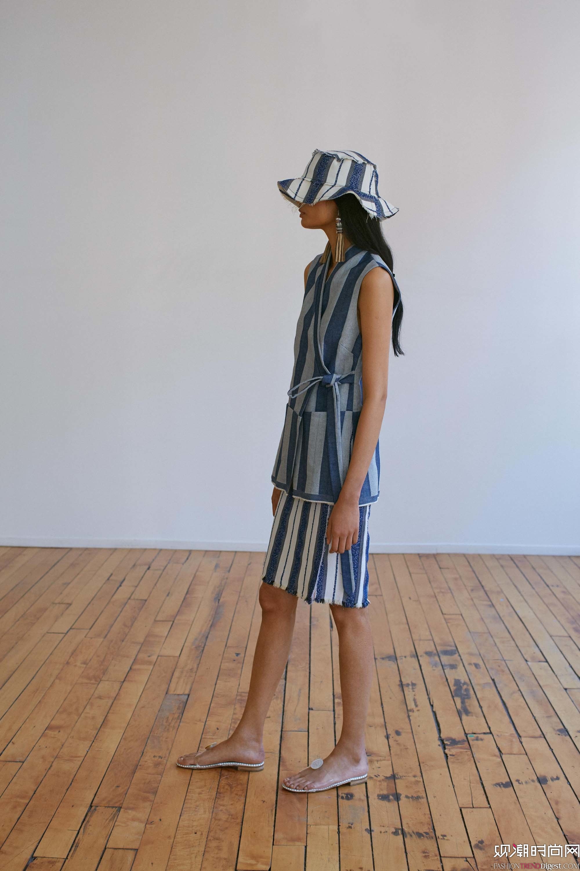 Edun 2017紺ϵLookBookDƬ