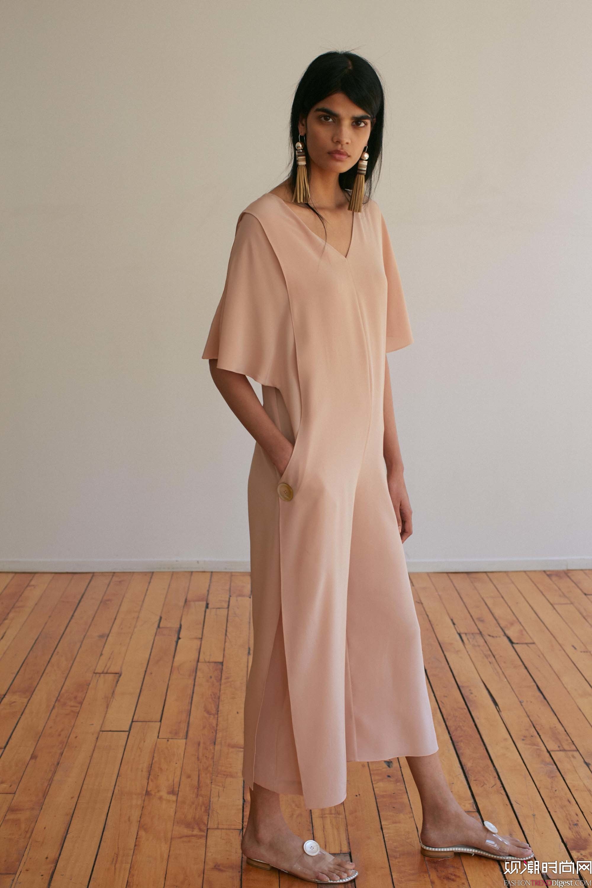 Edun 2017紺ϵLookBookDƬ