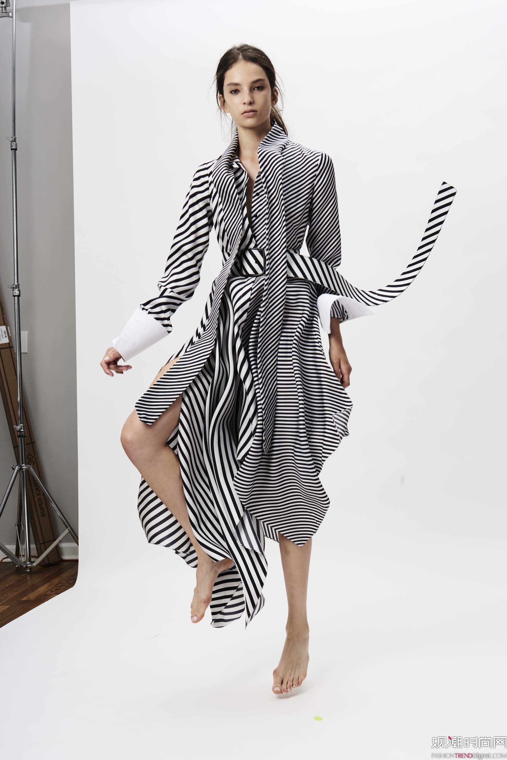 Monse 2017紺ϵLookBookDƬ