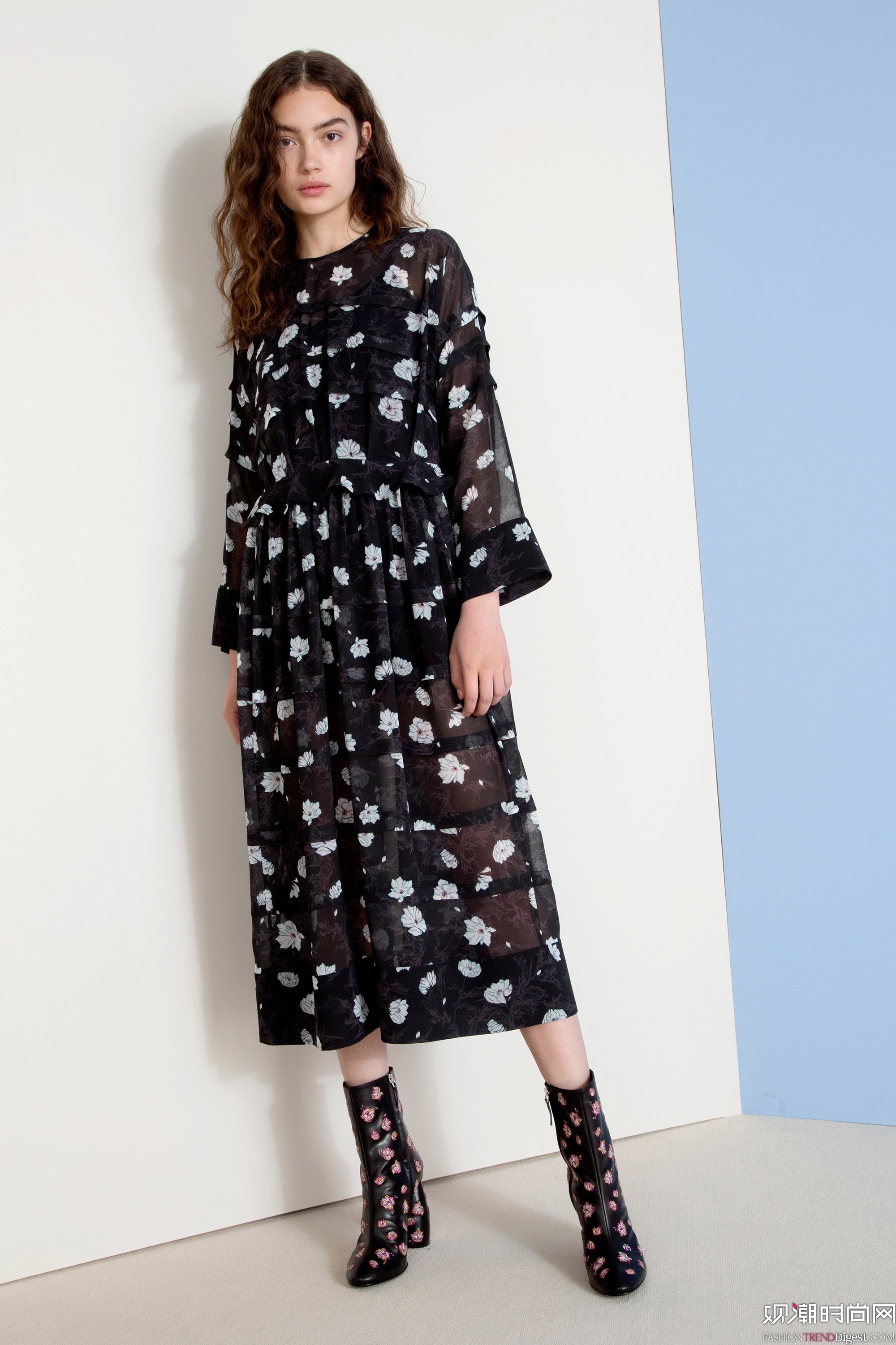 Carven 2017ϵLookBookDƬ
