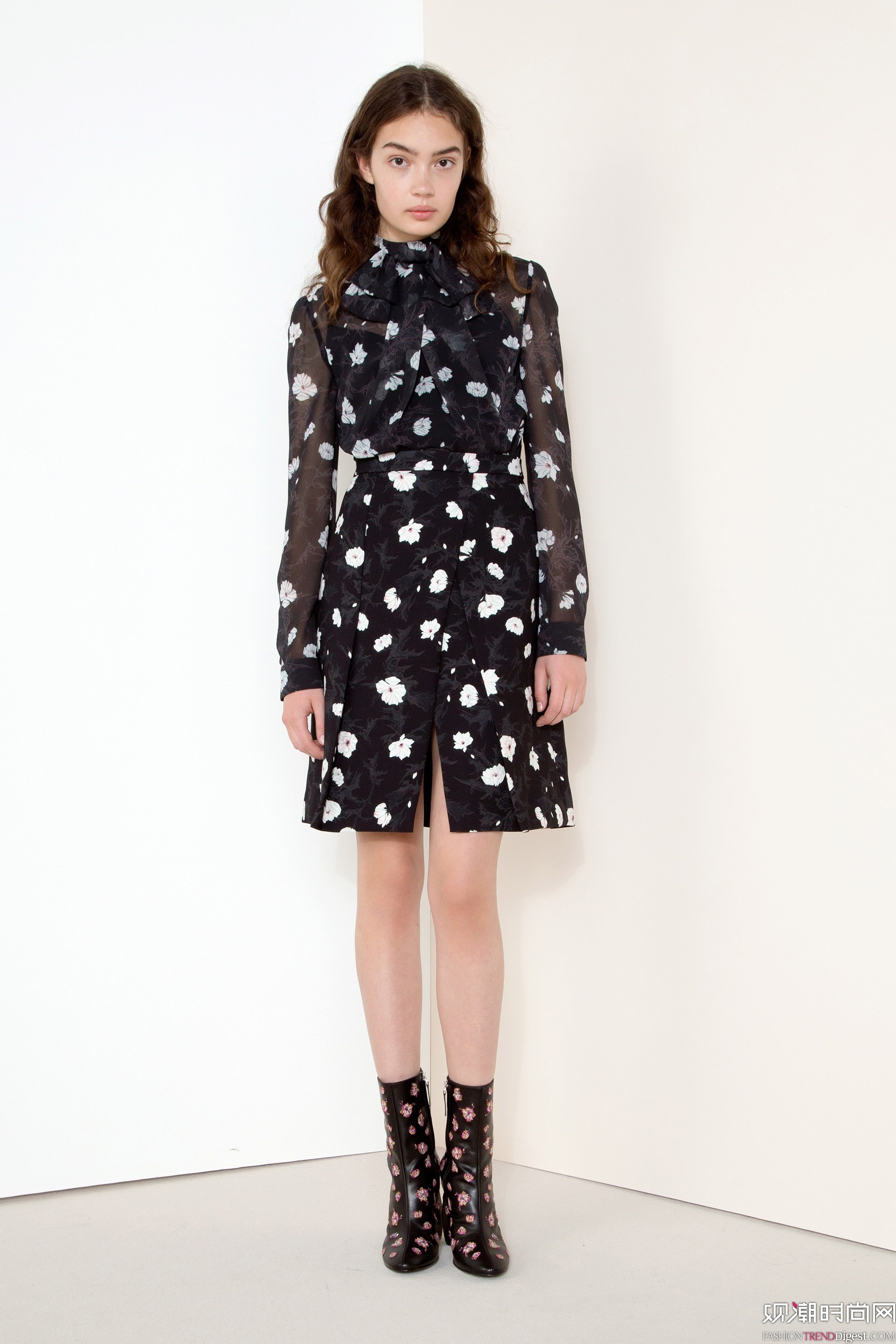 Carven 2017ϵLookBookDƬ
