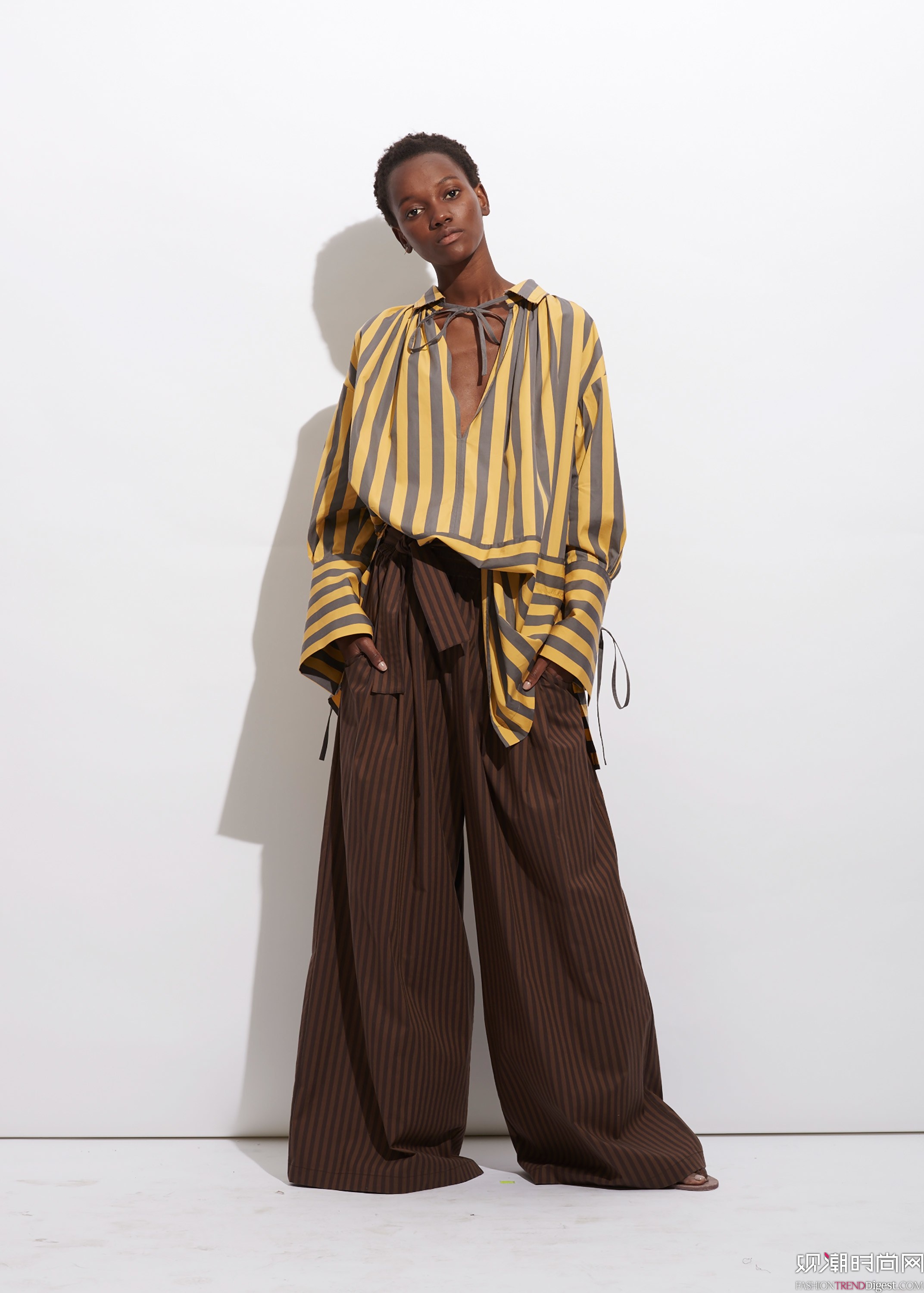 Tibi 2017ϵLookBookDƬ