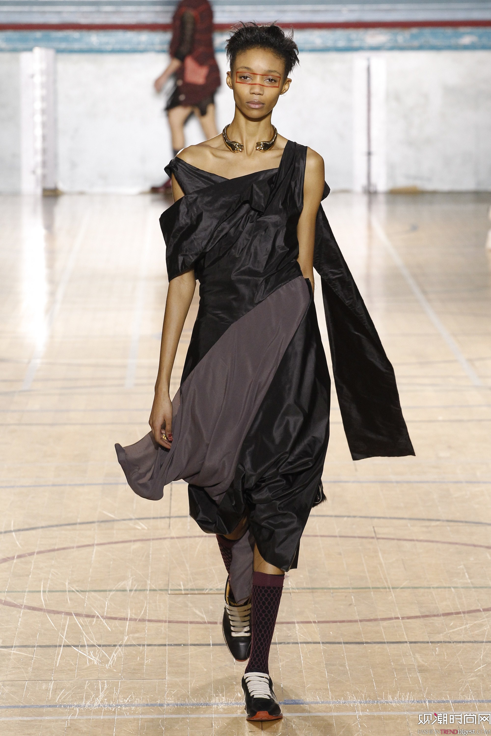 Vivienne Westwood 2017�ﶬϵ���㳡����ͼƬ