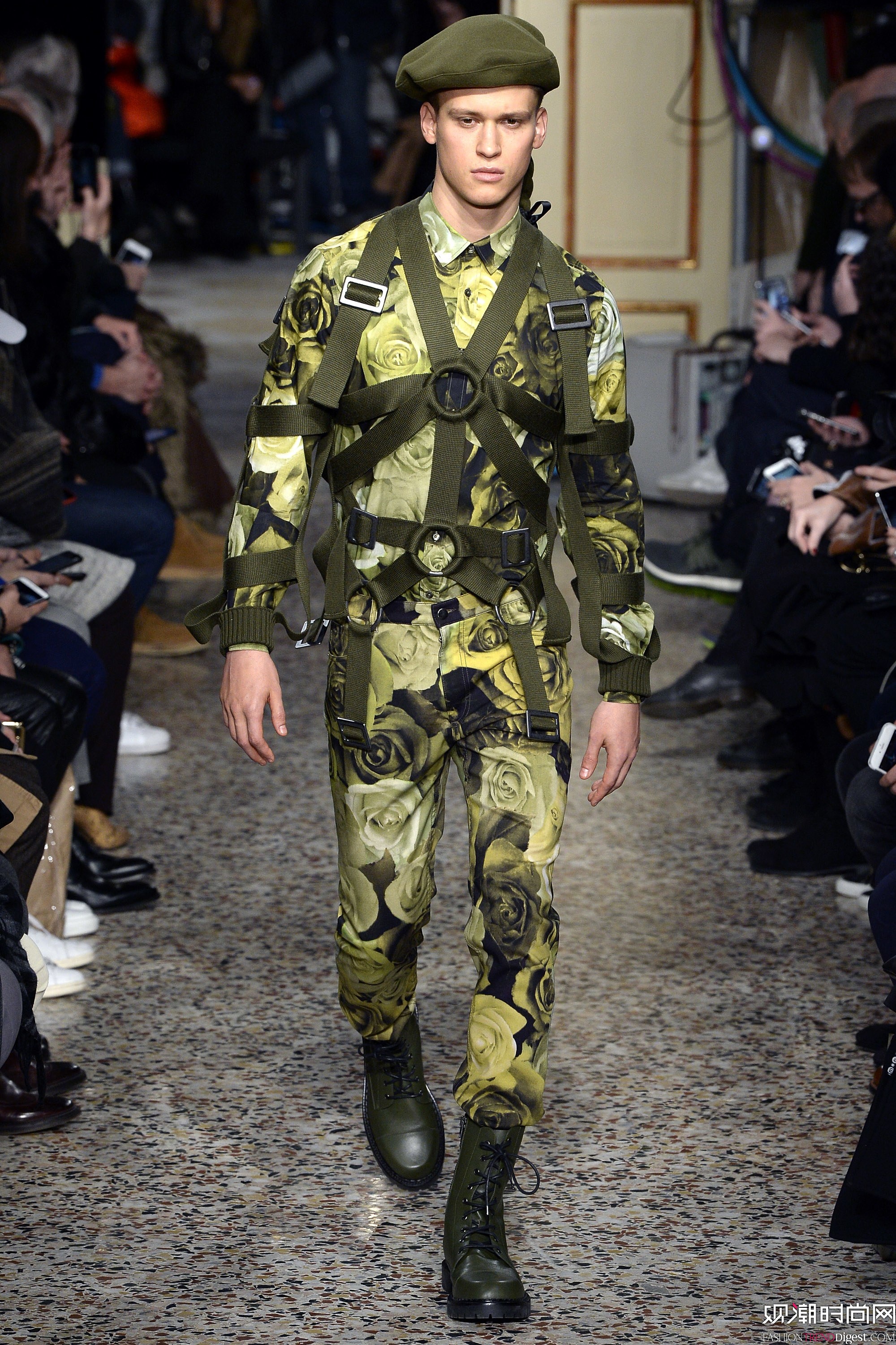 Moschino 2017ϵ(chng)DƬ