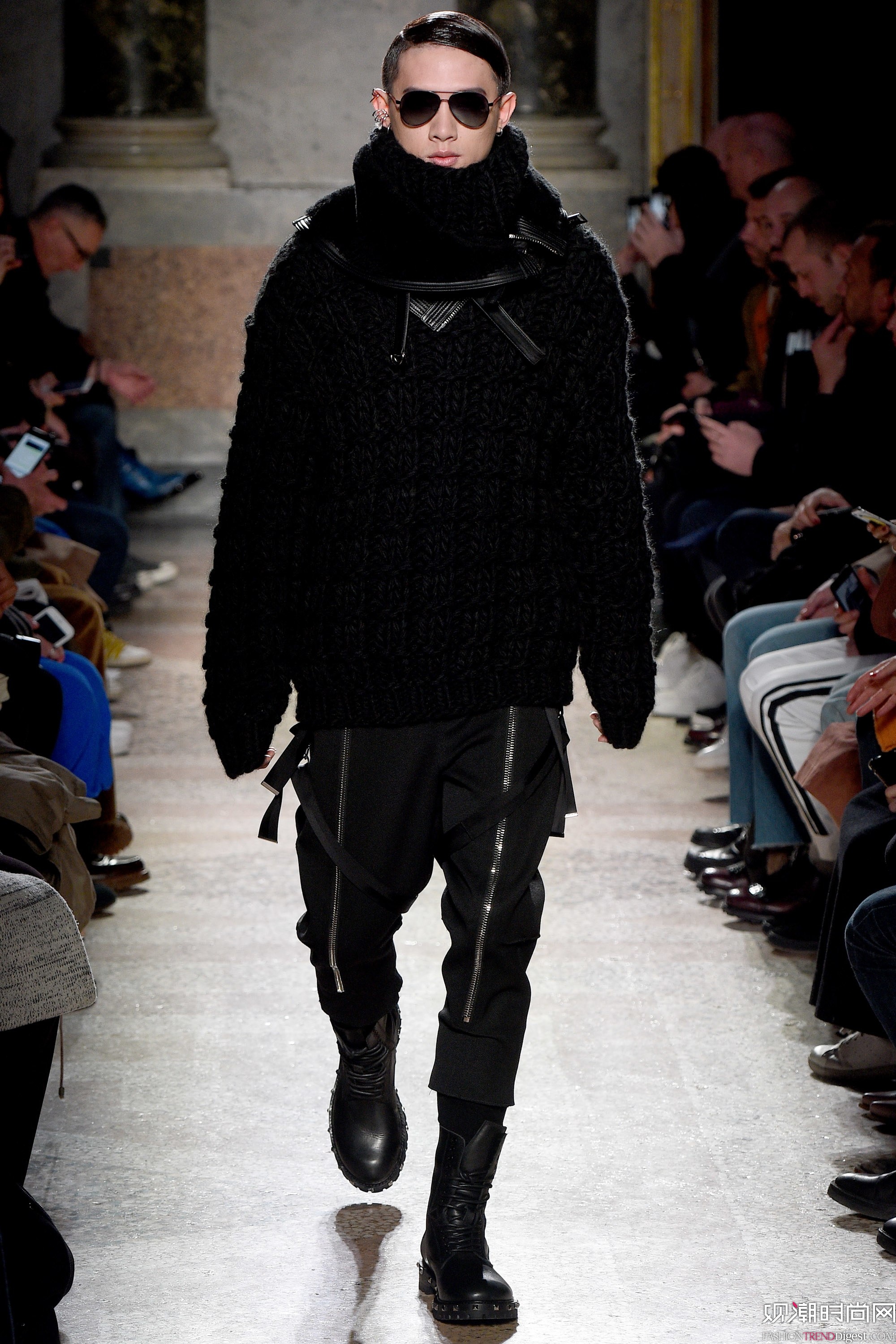 Les Hommes 2017ϵDƬ