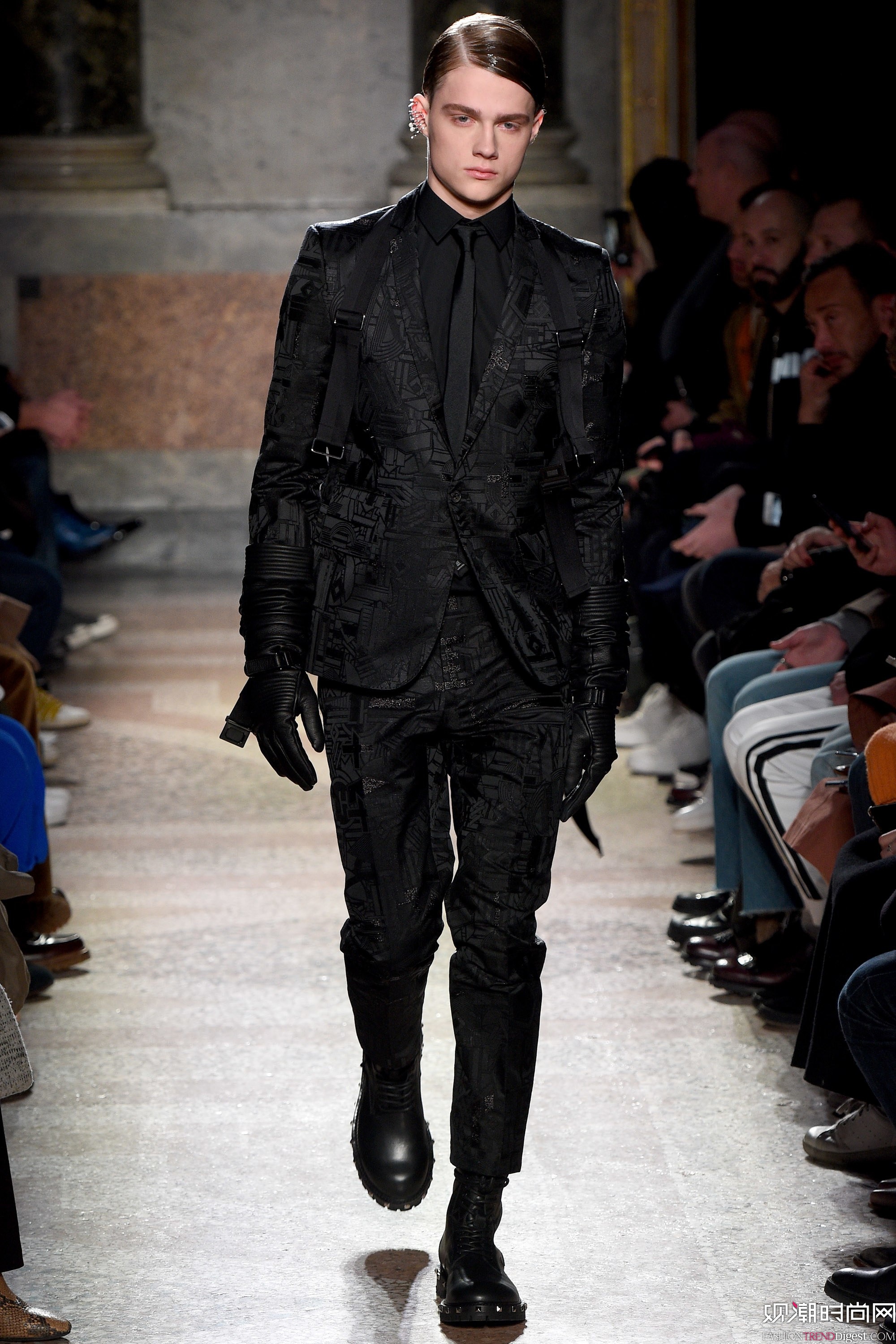 Les Hommes 2017ϵDƬ