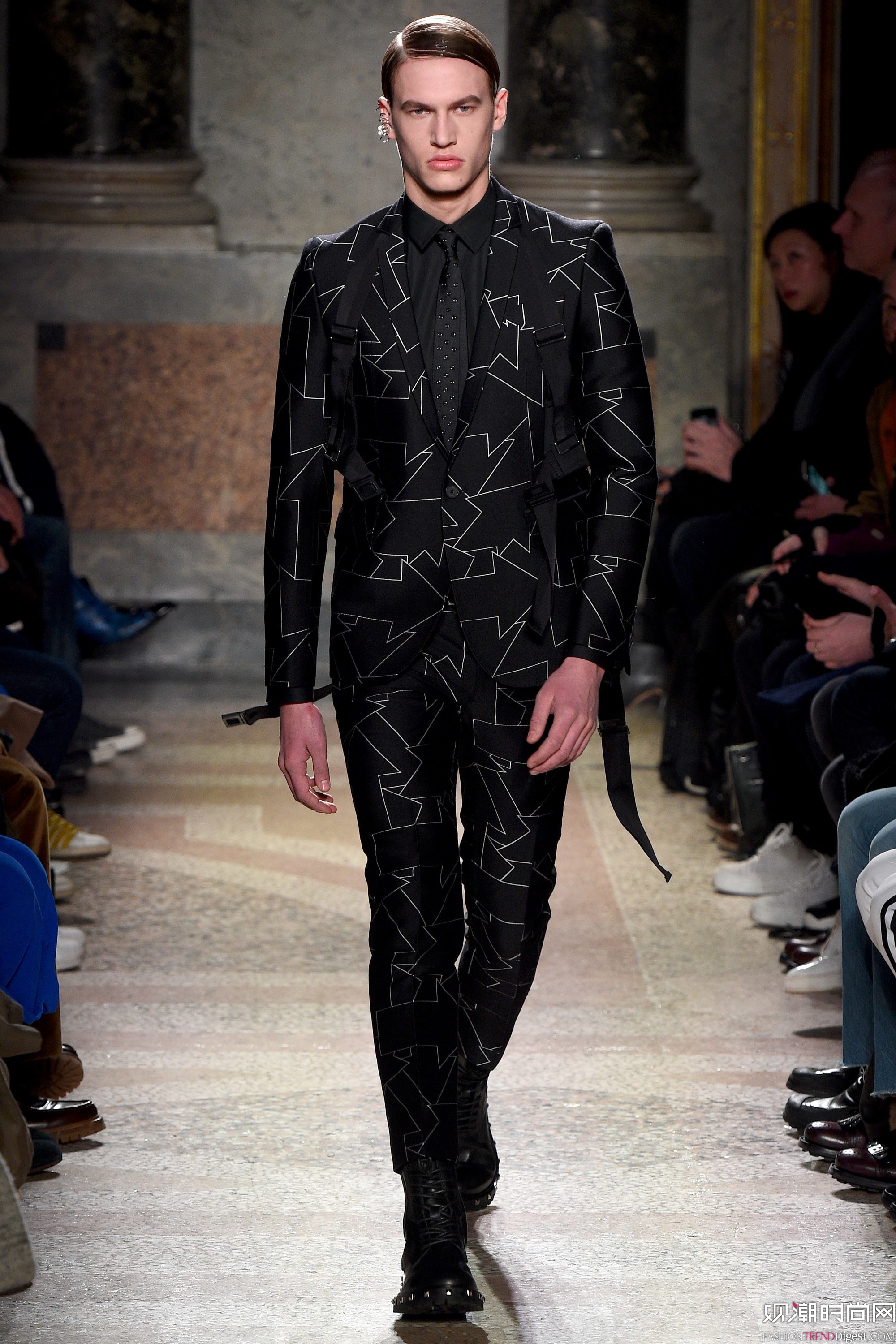 Les Hommes 2017ϵDƬ