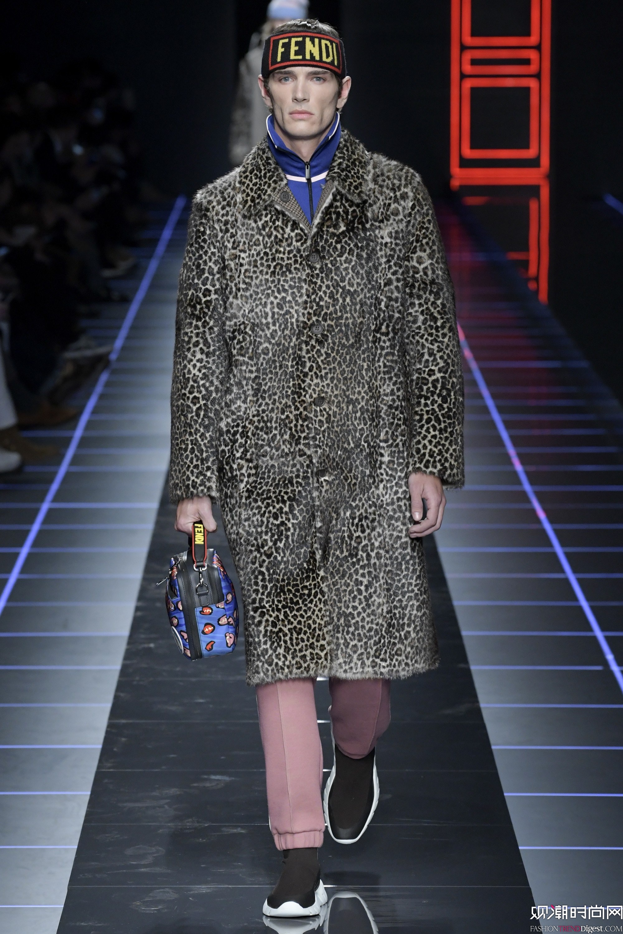 Fendi 2017ϵ(chng)DƬ