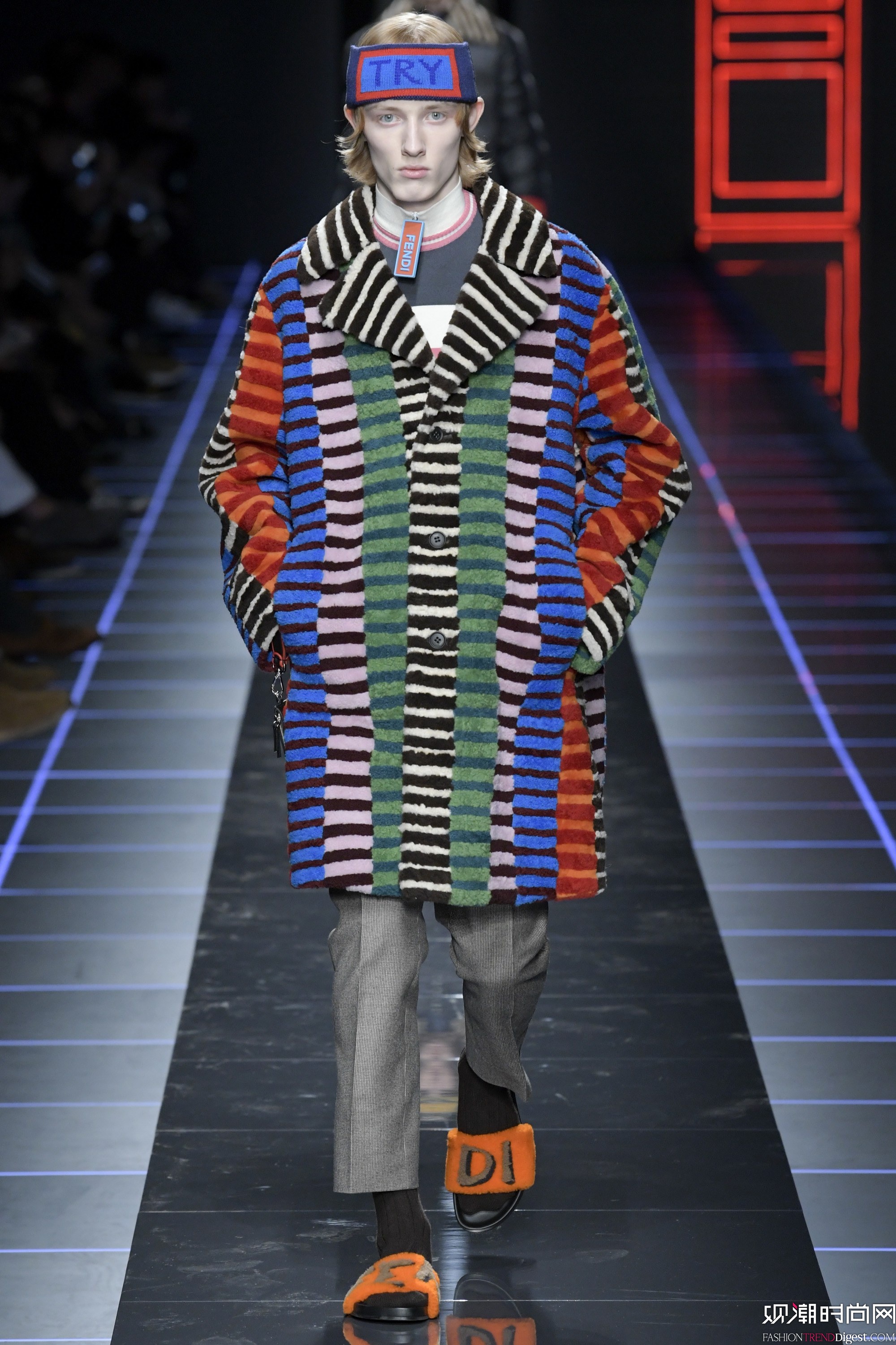 Fendi 2017ϵ(chng)DƬ