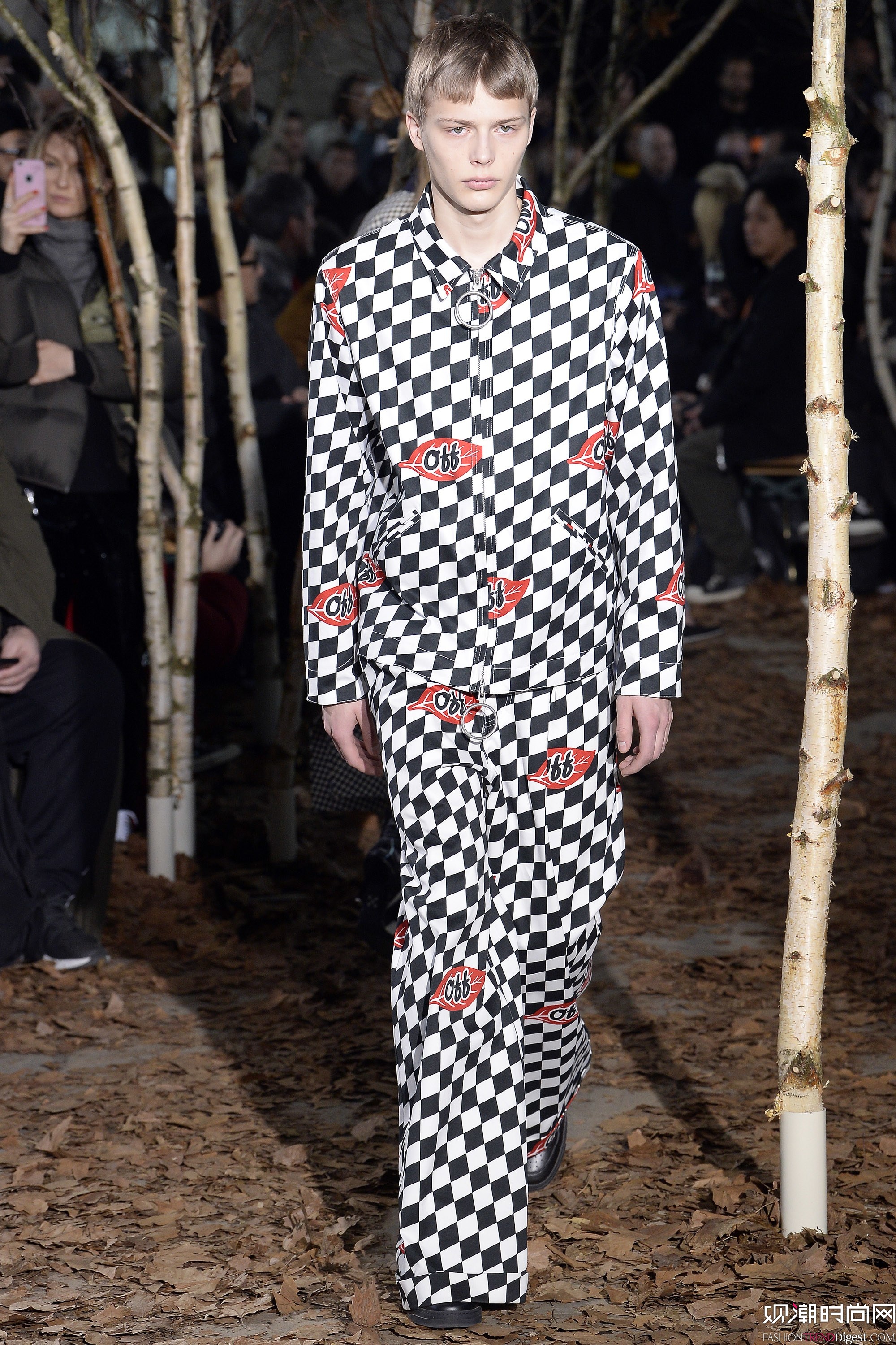 Off-White 2017ϵDƬ