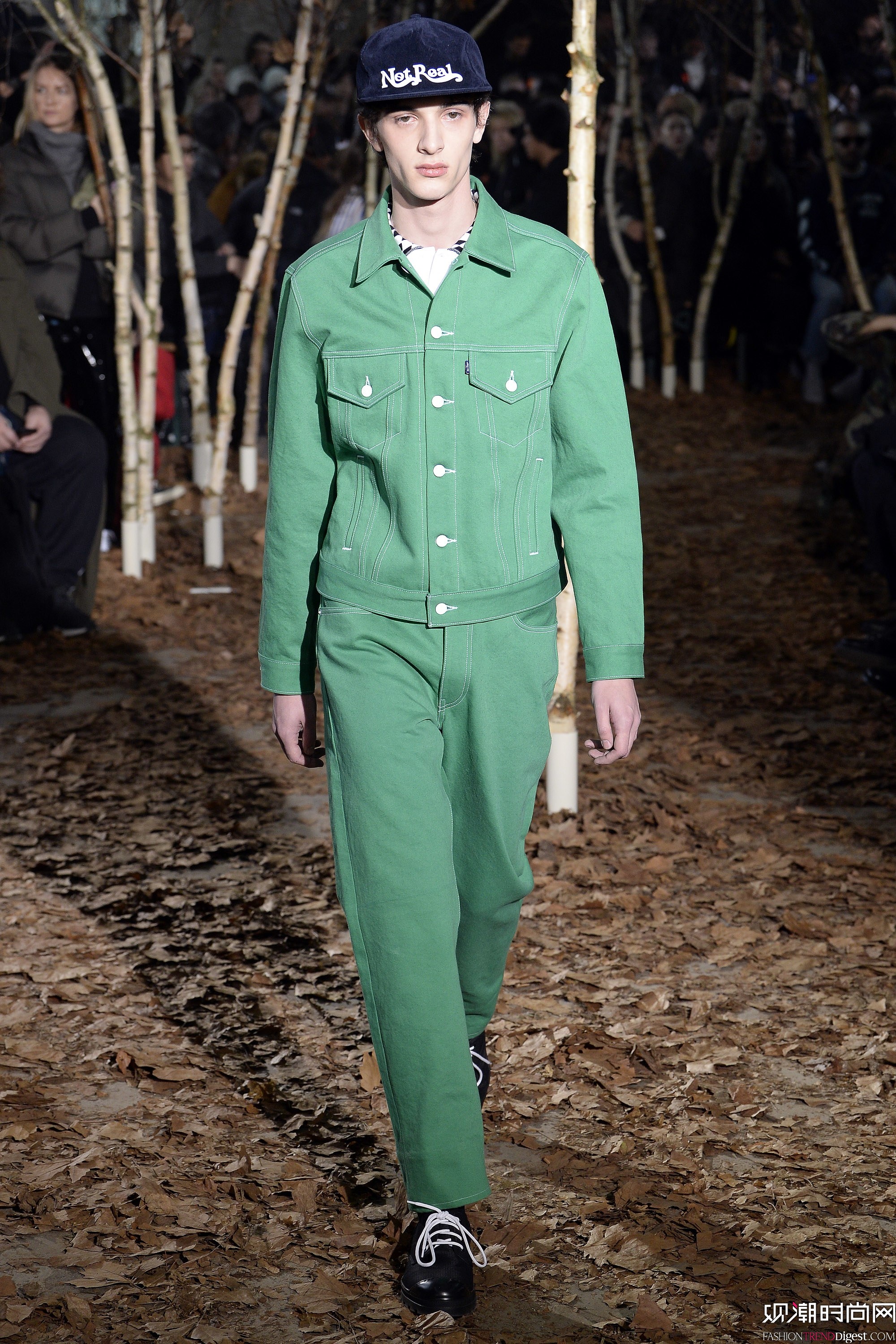 Off-White 2017ϵDƬ
