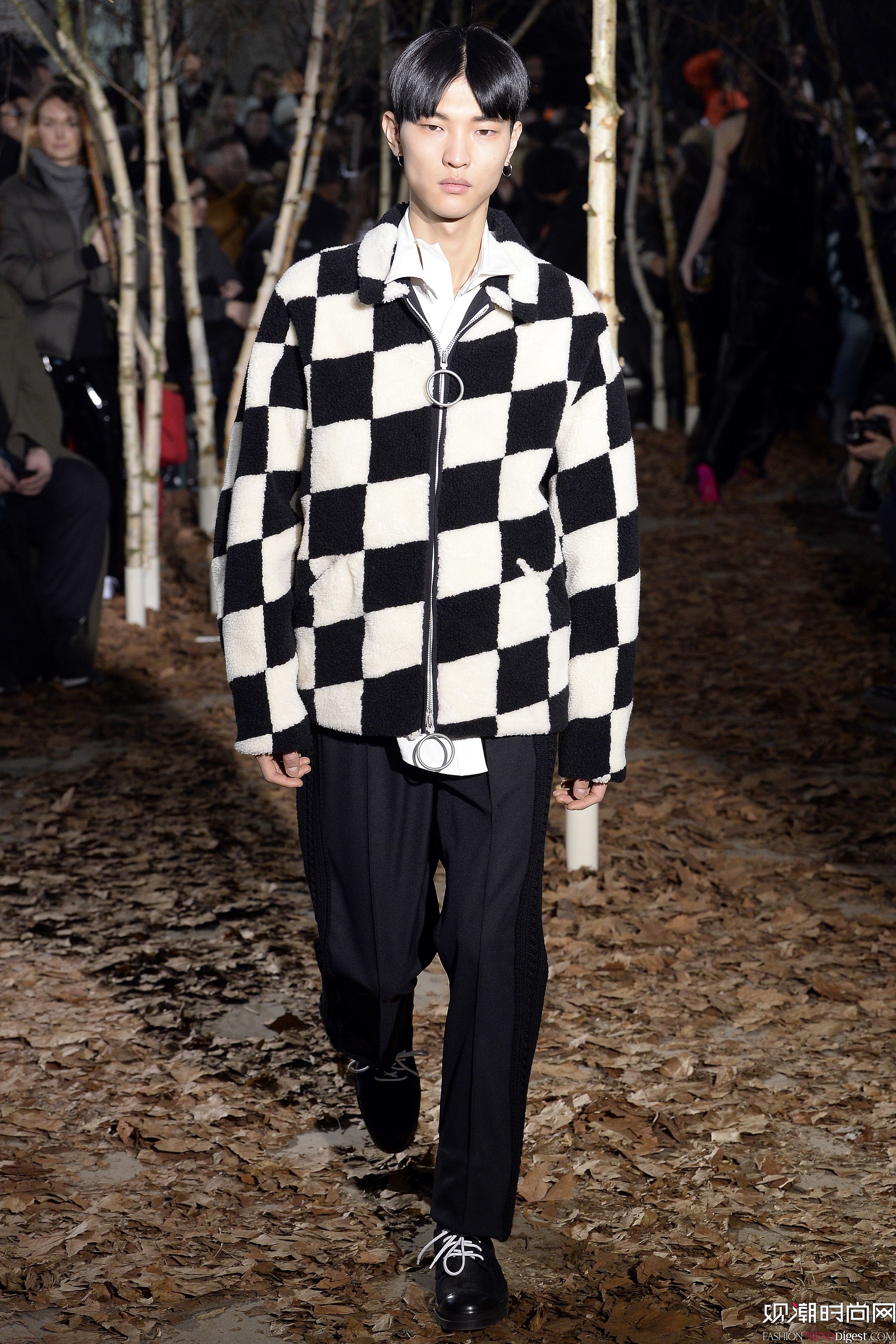 Off-White 2017ϵDƬ