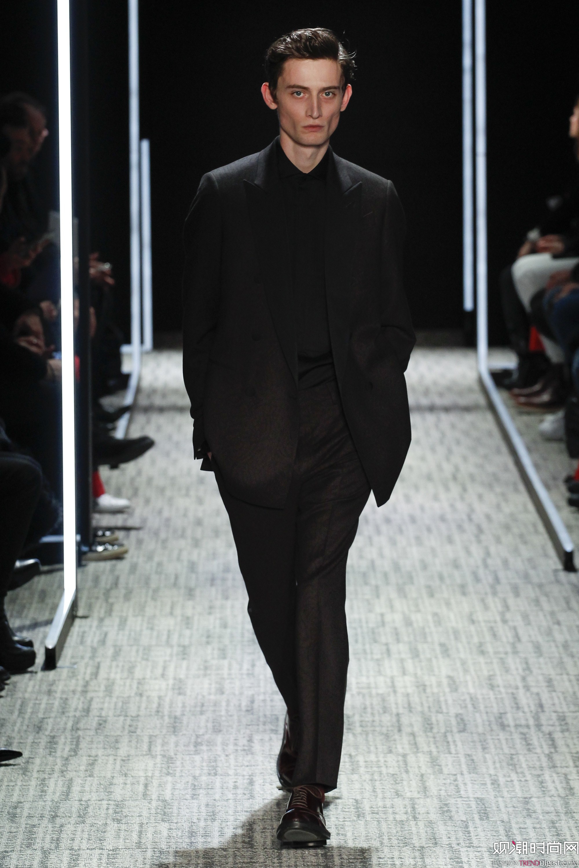 Cerruti 1881 2017ϵ(chng)DƬ