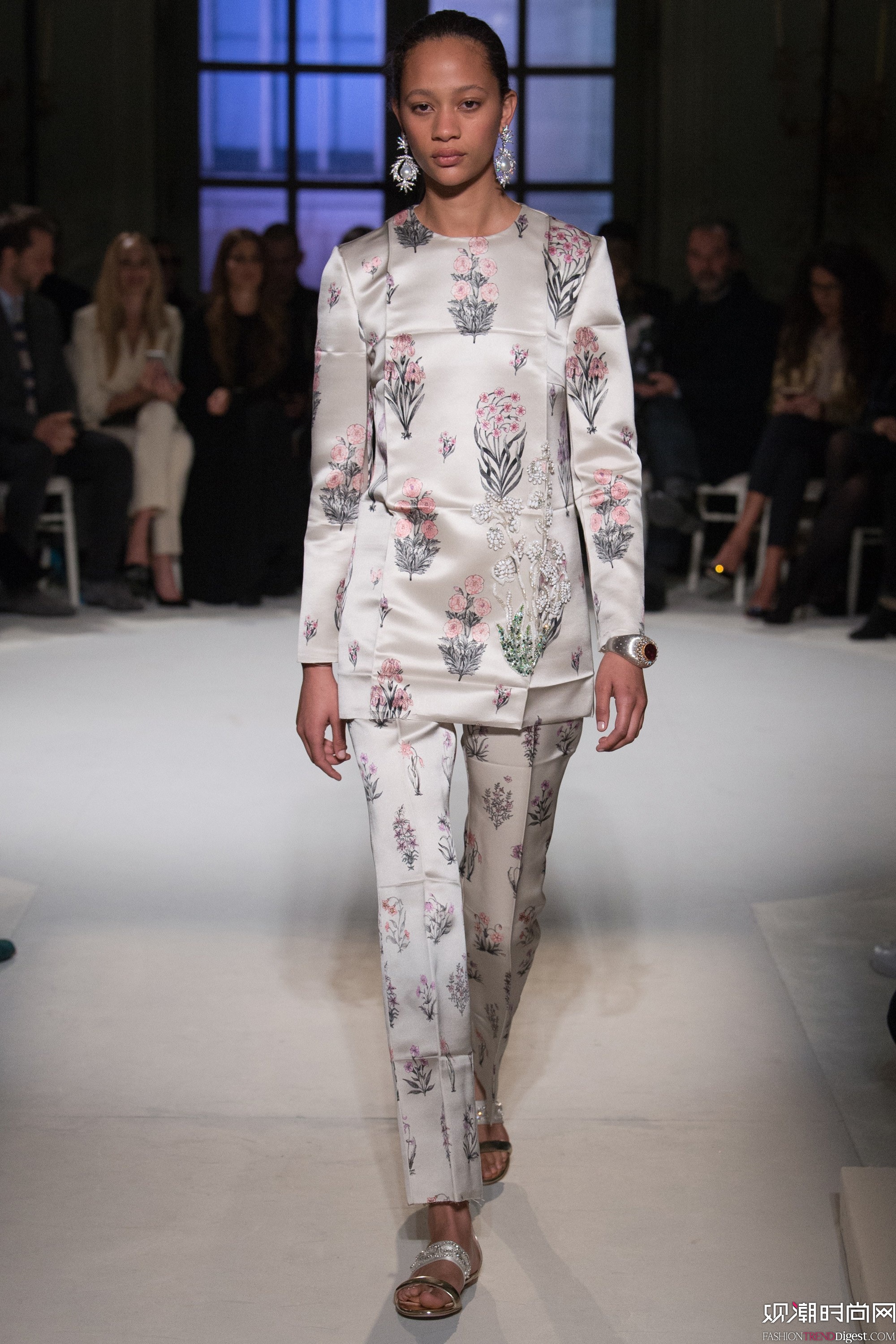 Giambattista Valli 2017ϵDƬ