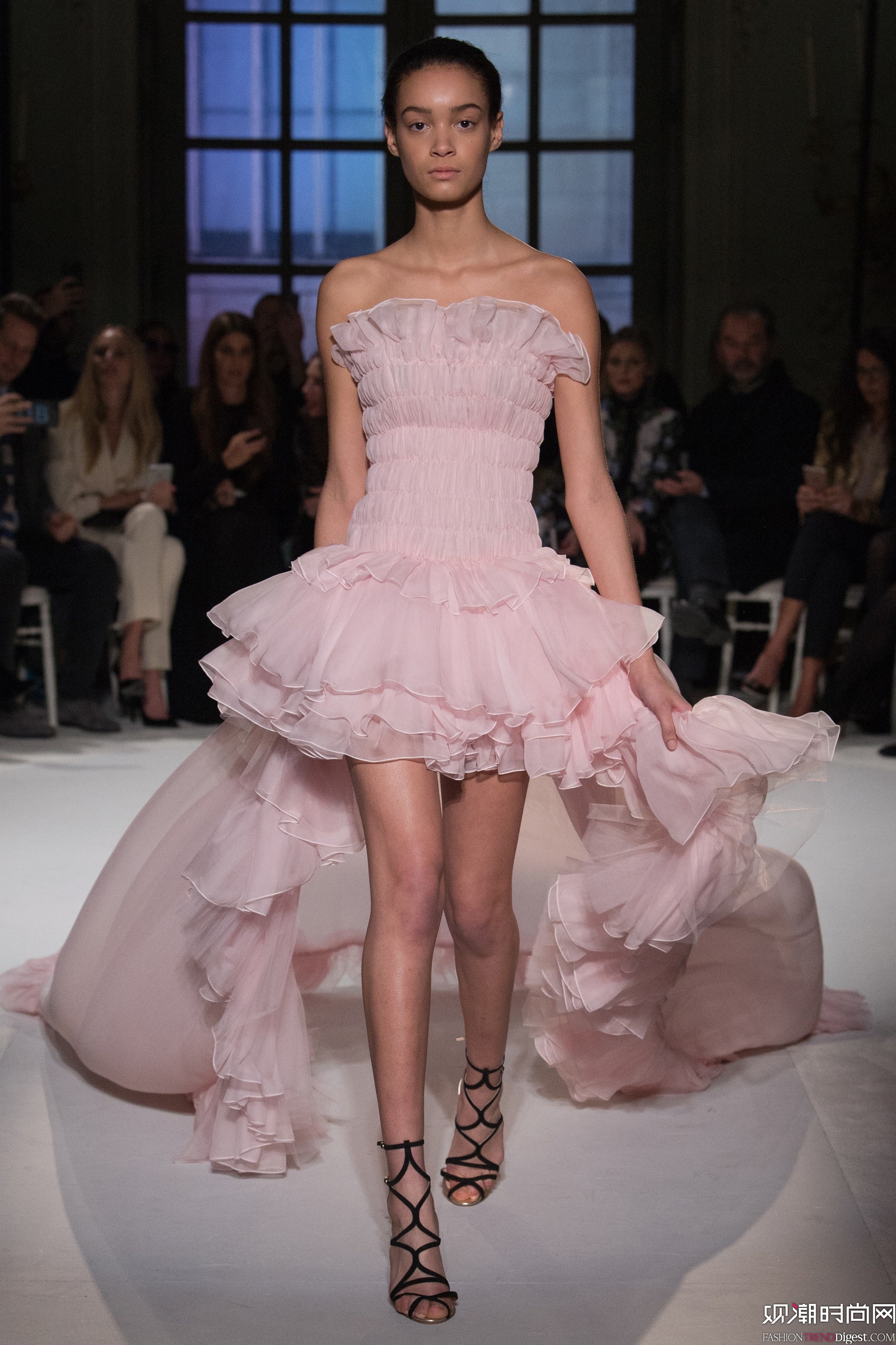 Giambattista Valli 2017ϵ㳡ͼƬ