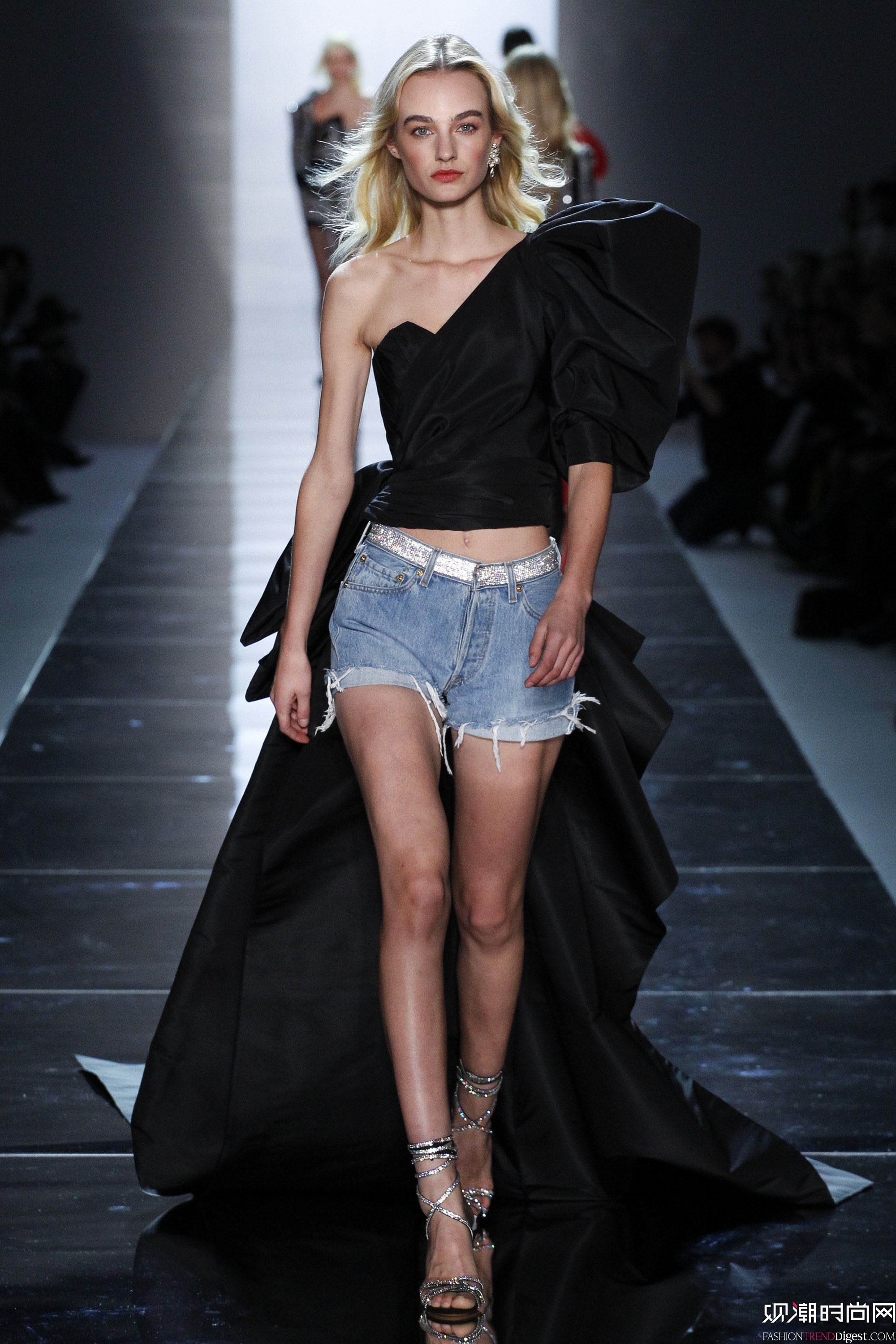 Alexandre Vauthier 2017紺ϵLookbookDƬ