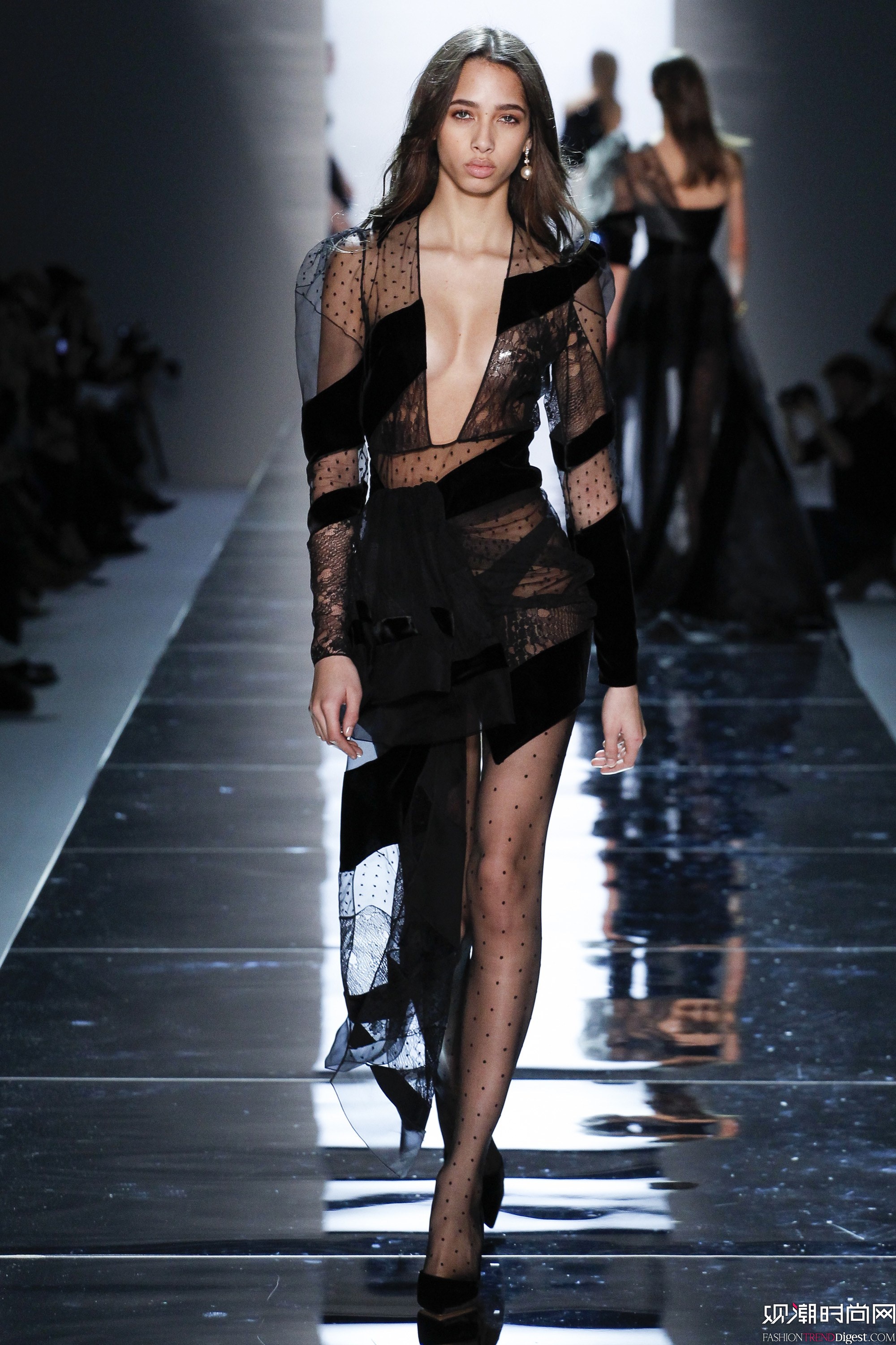 Alexandre Vauthier 2017紺ϵLookbookDƬ