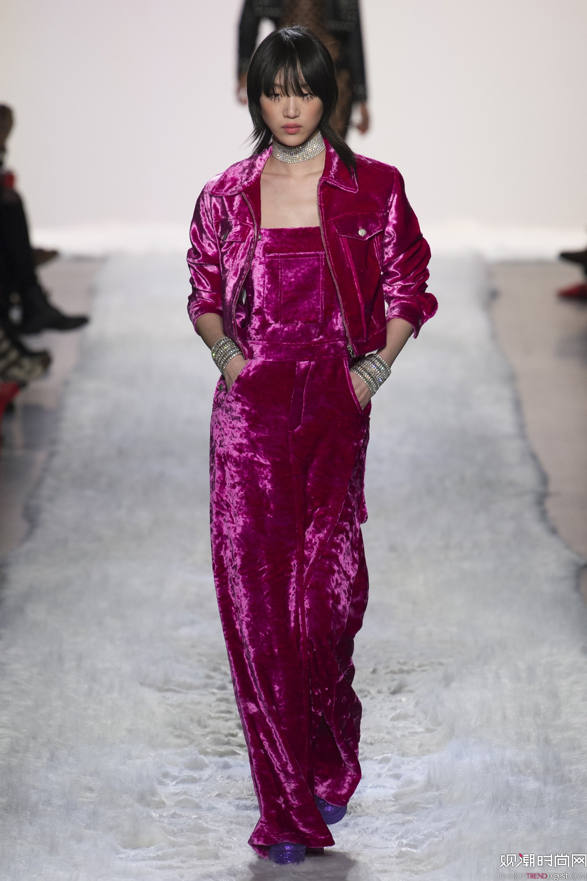 Jeremy Scott 2017�ﶬϵ���㳡����ͼƬ