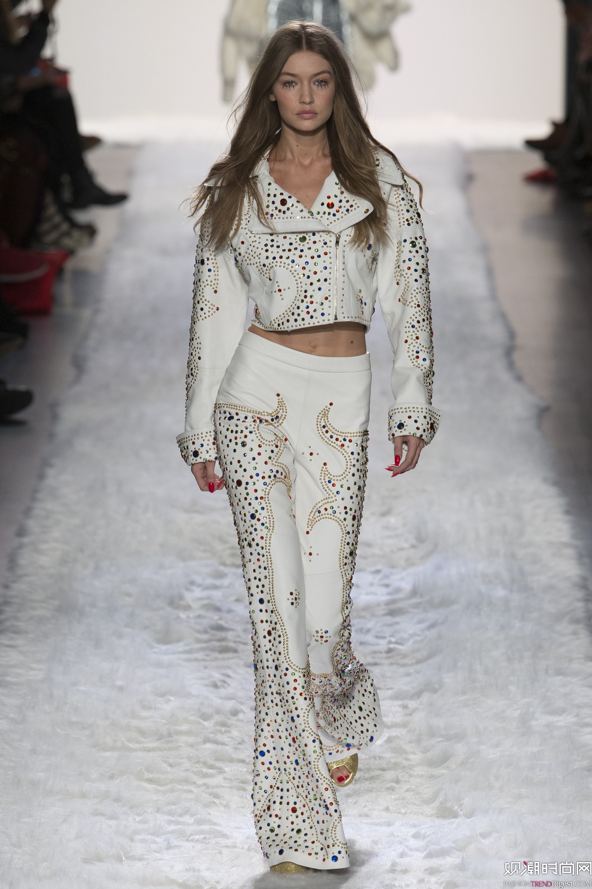 Jeremy Scott 2017�ﶬϵ���㳡����ͼƬ